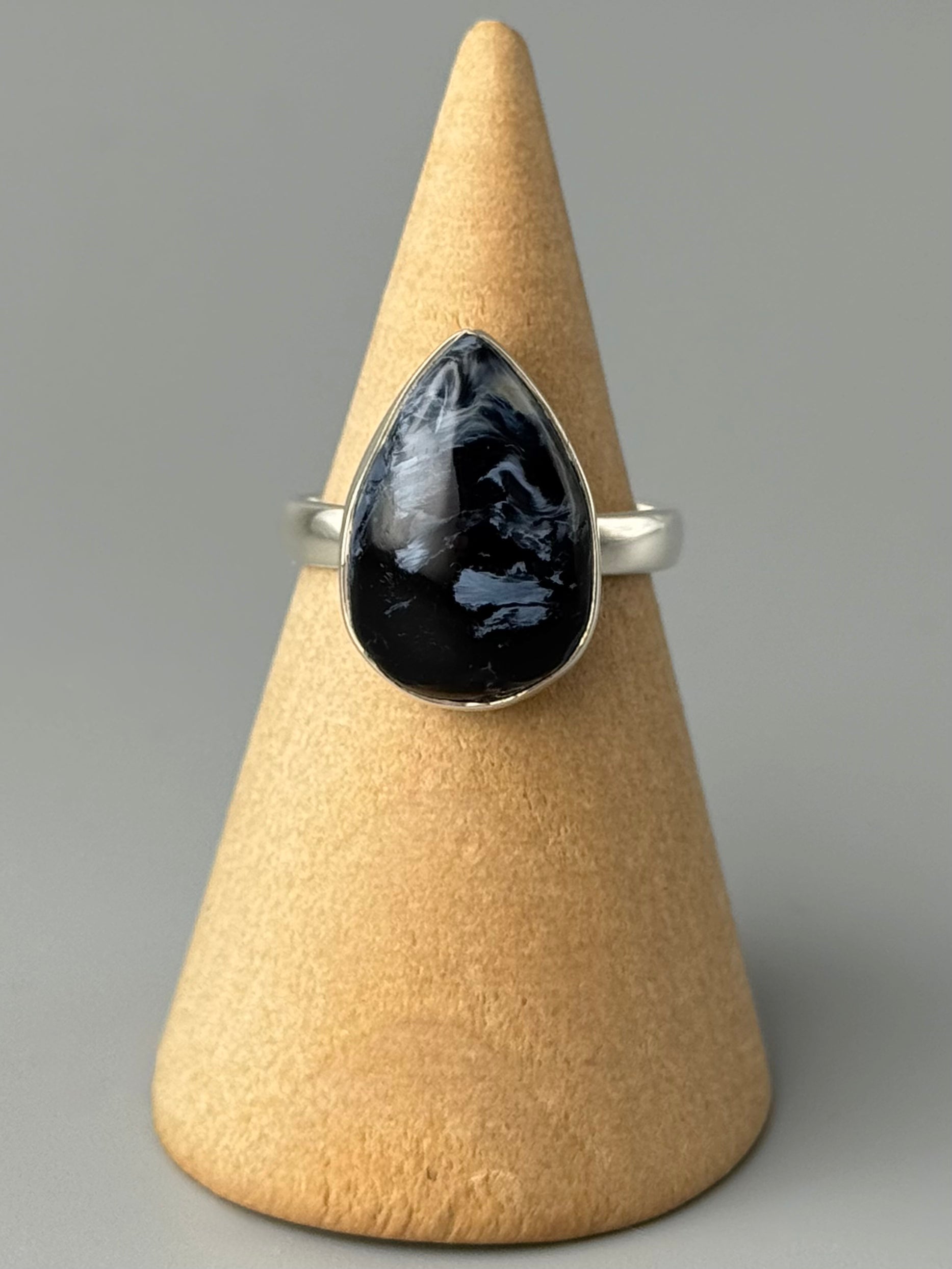 •PIETERSITE - TEAR• simple band silver ring (size 6)