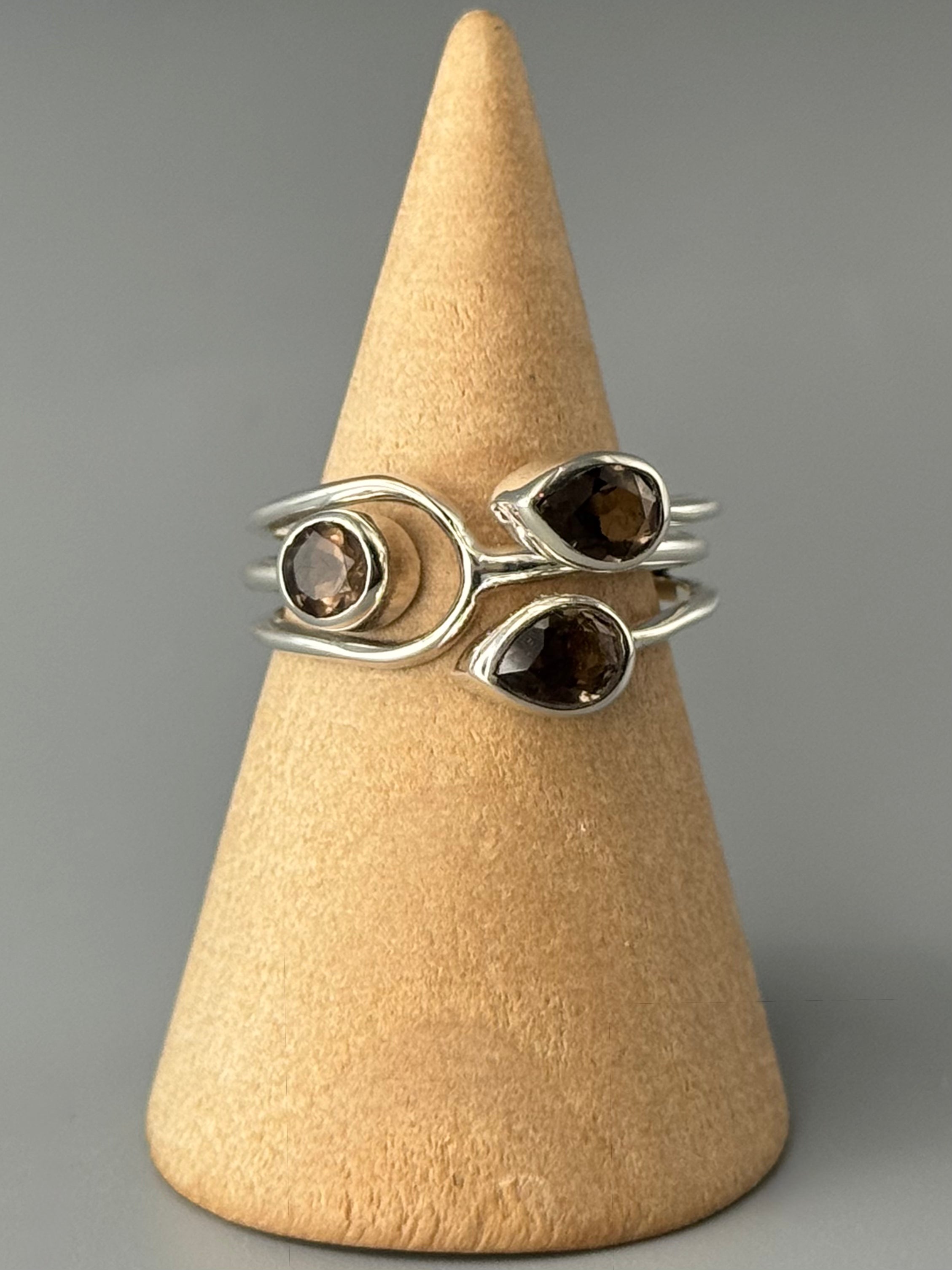 •SMOKY QUARTZ - TULIP• split band silver ring (various sizes)