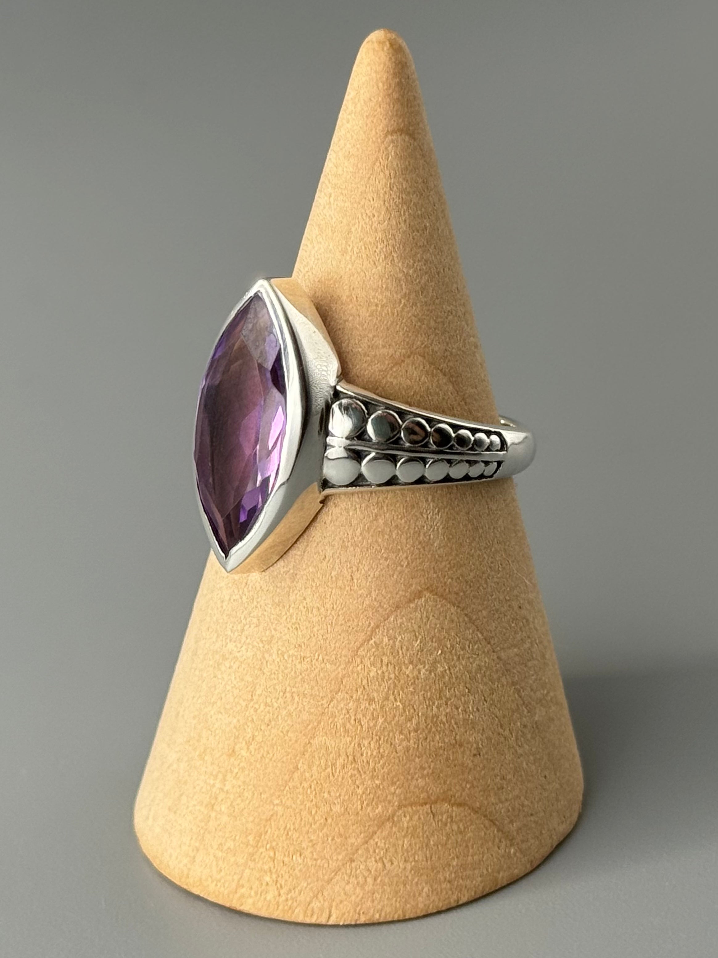 •AMETHYST - GRADUAL• detailed tapered band silver ring (various sizes)