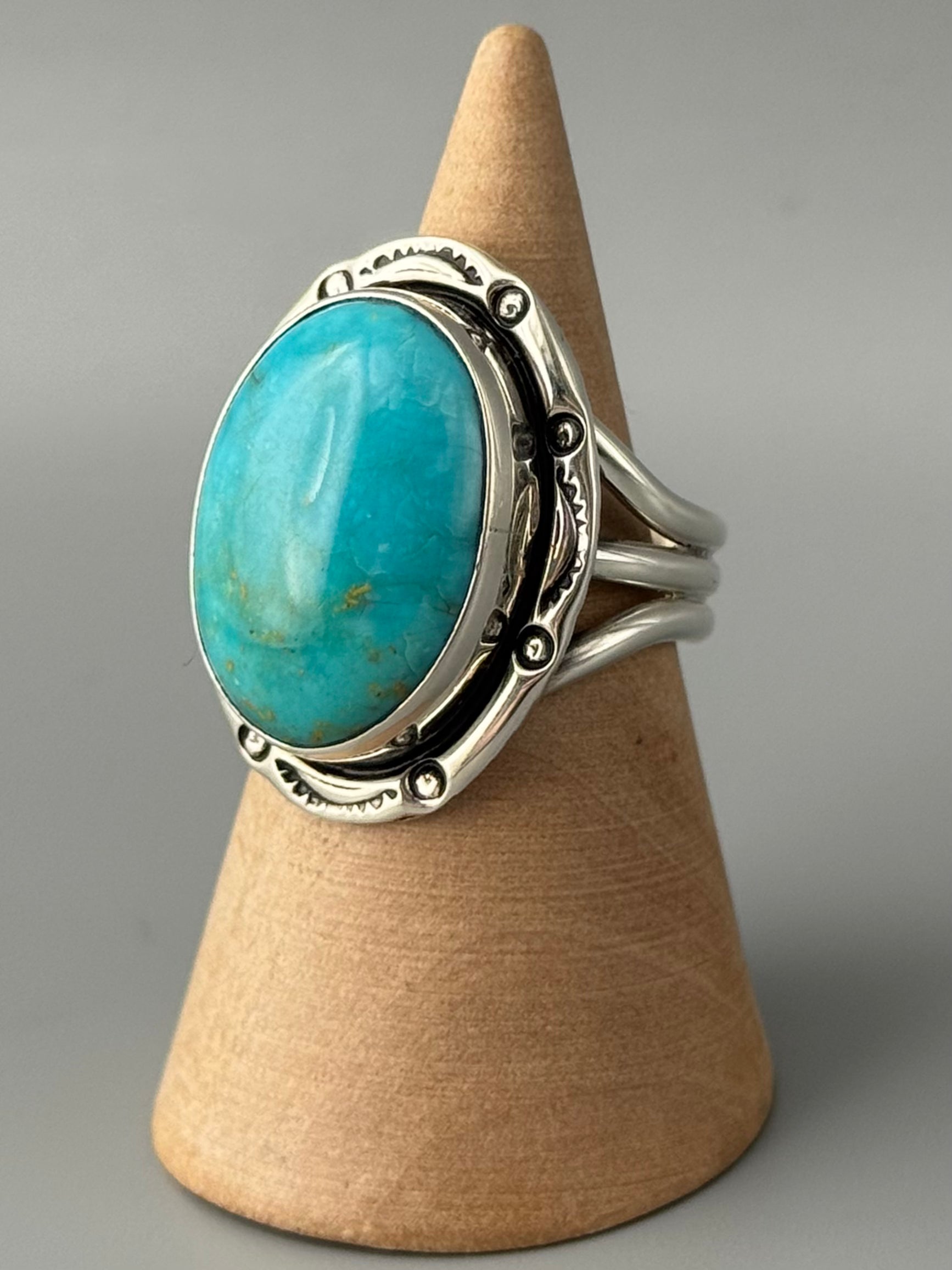 •KINGMAN TURQUOISE - SHÁ• Navajo silver ring (size 9)