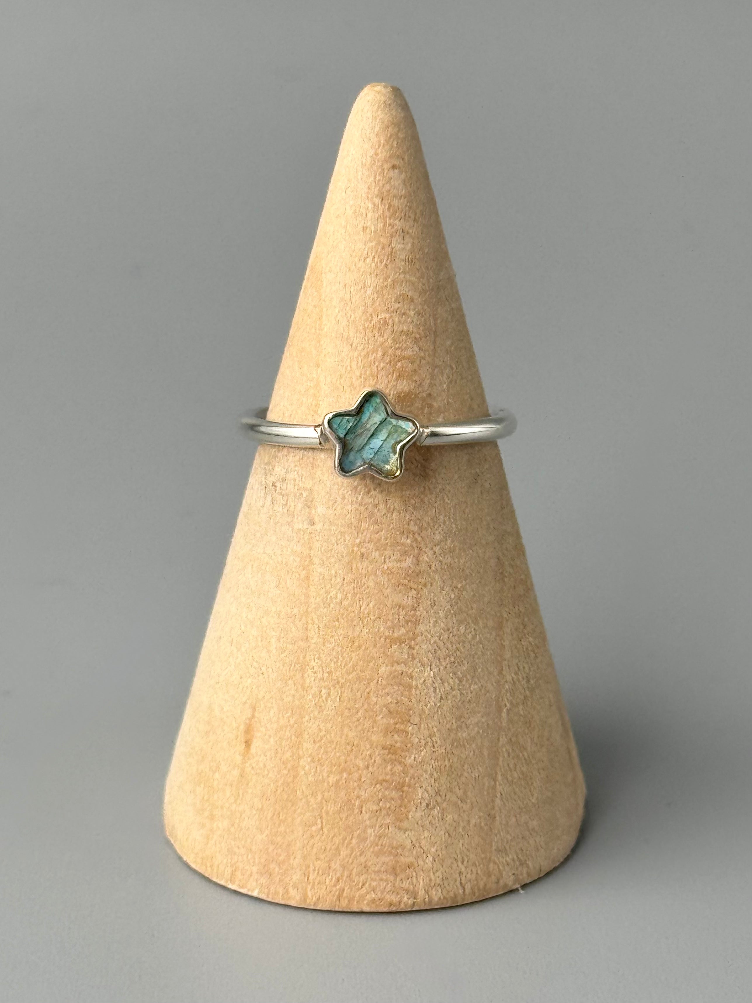 •LABRADORITE - SMALL STAR• silver ring (various sizes)