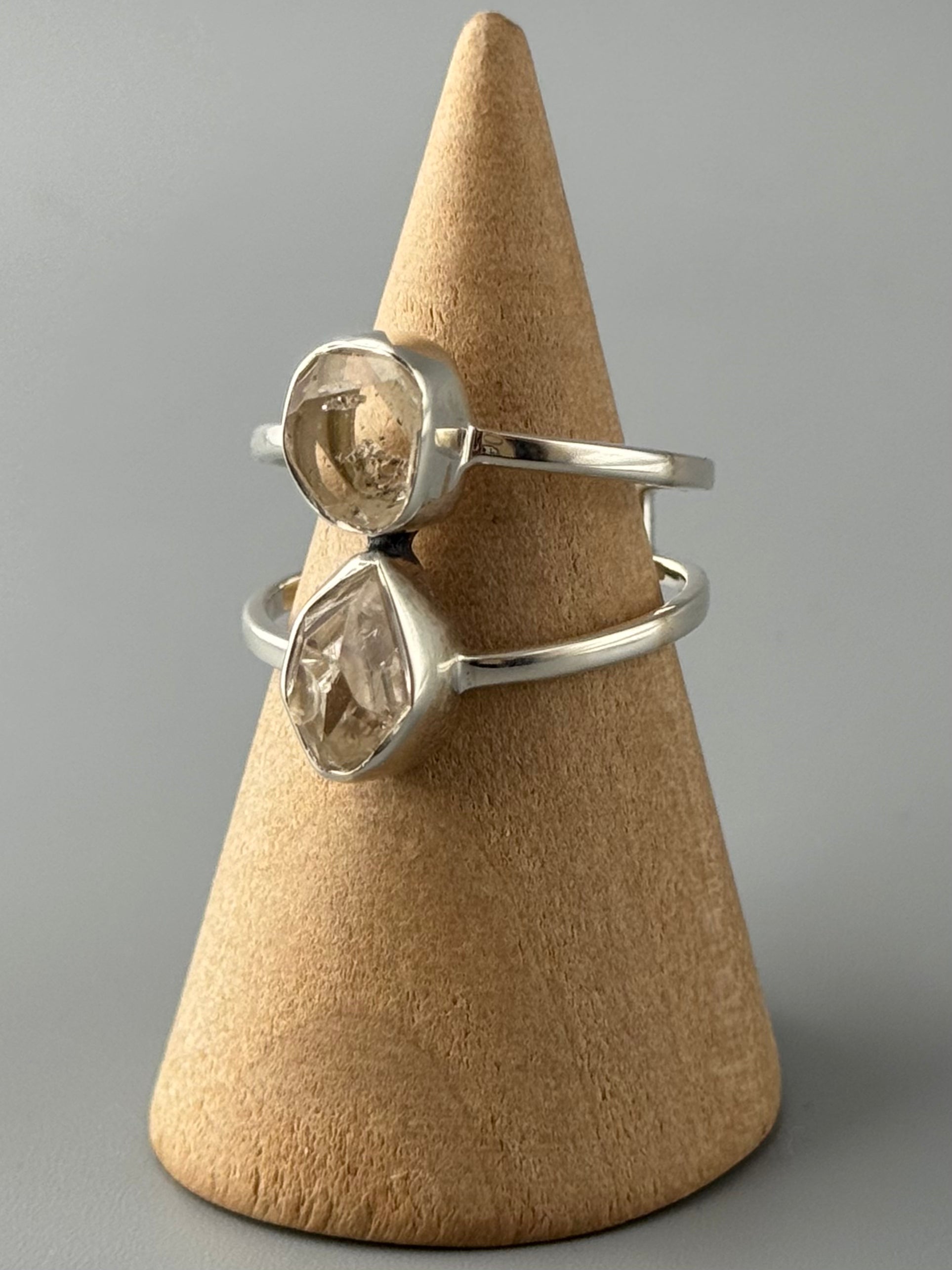 •HERKIMER DIAMOND - HOURGLASS• split band silver ring (various sizes)