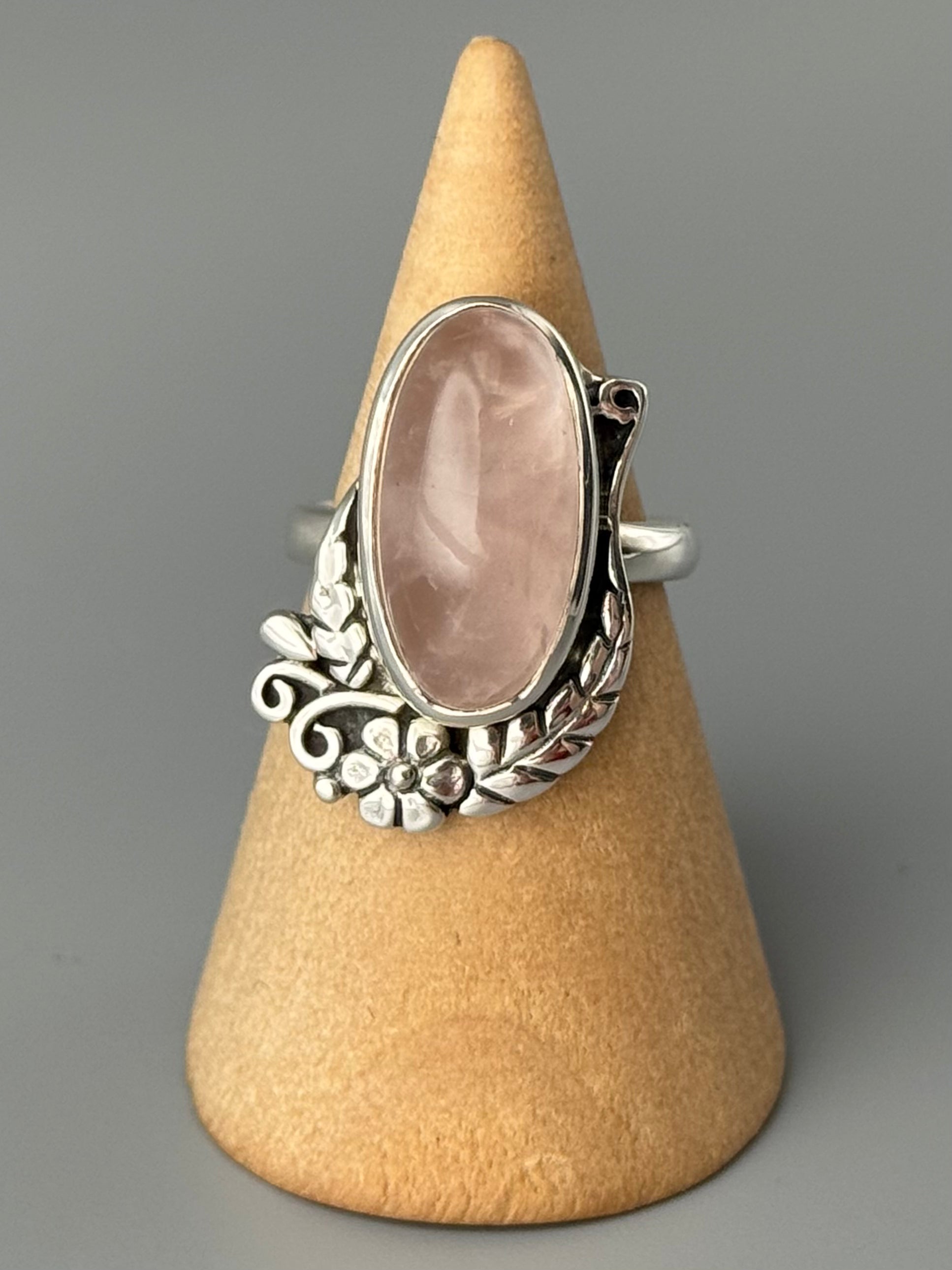 •ROSE QUARTZ - FLORA• decorative bezel silver ring (various sizes)