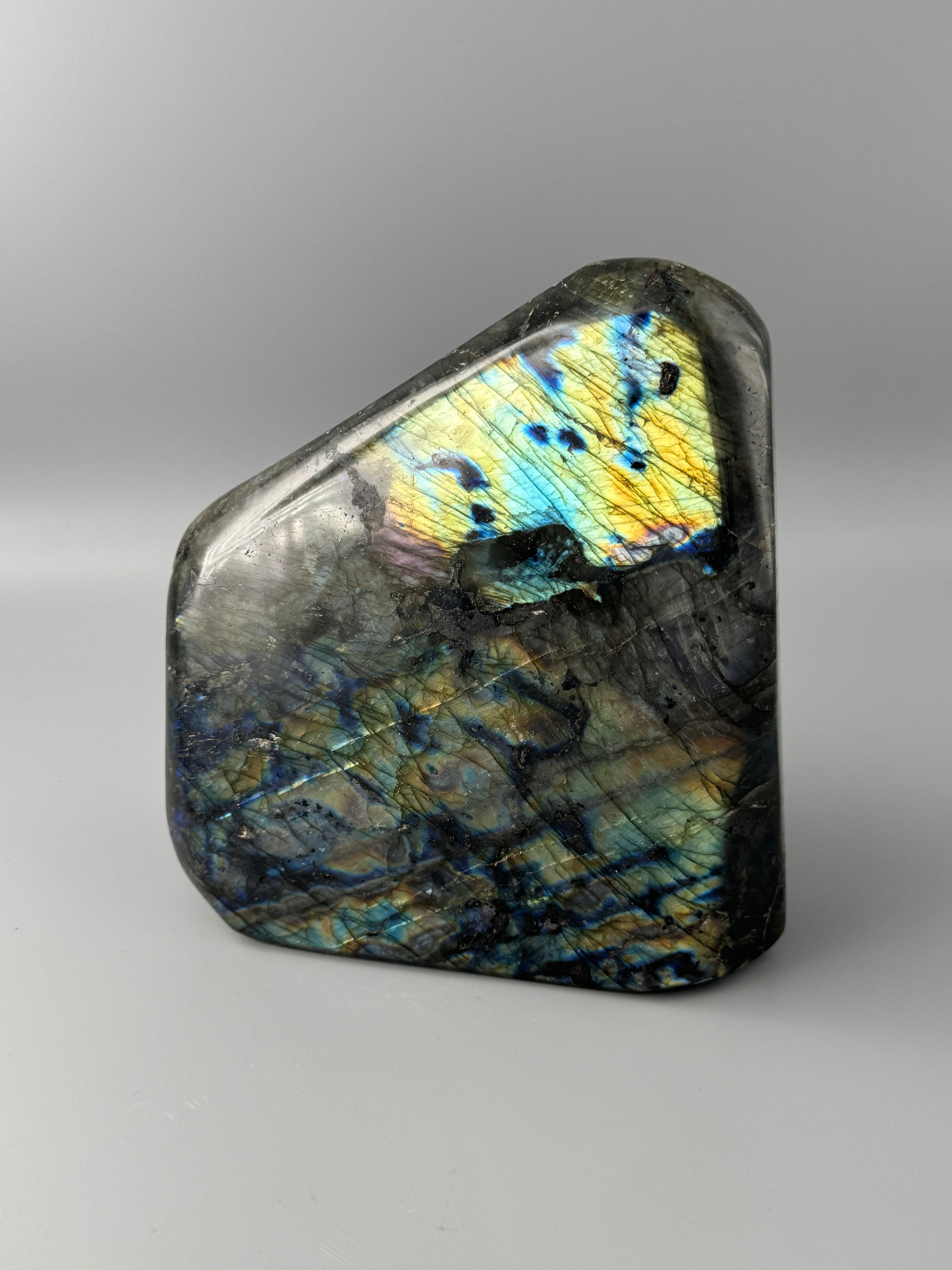 •LABRADORITE• smooth freeform