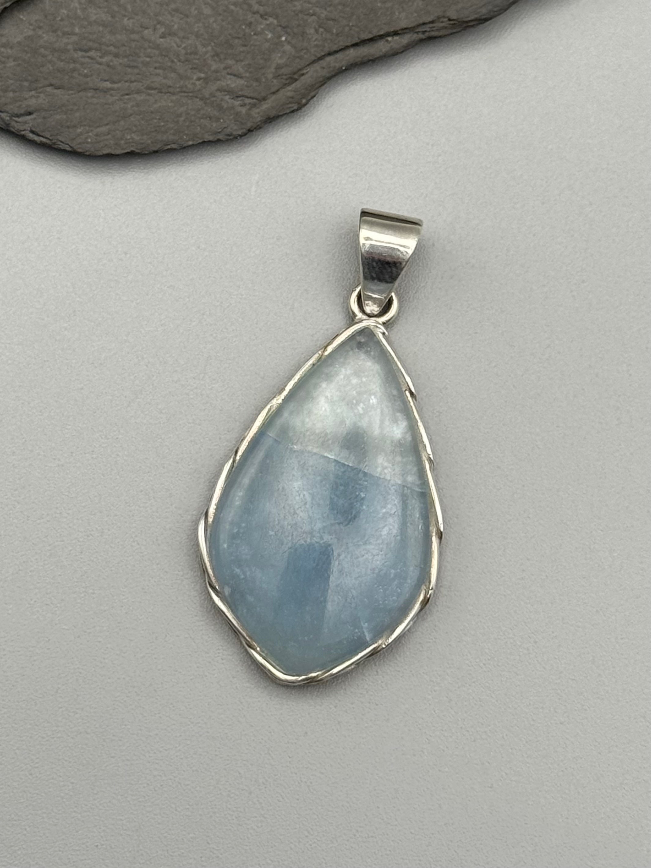 •AQUAMARINE - SOFT KITE• braided bezel silver pendant