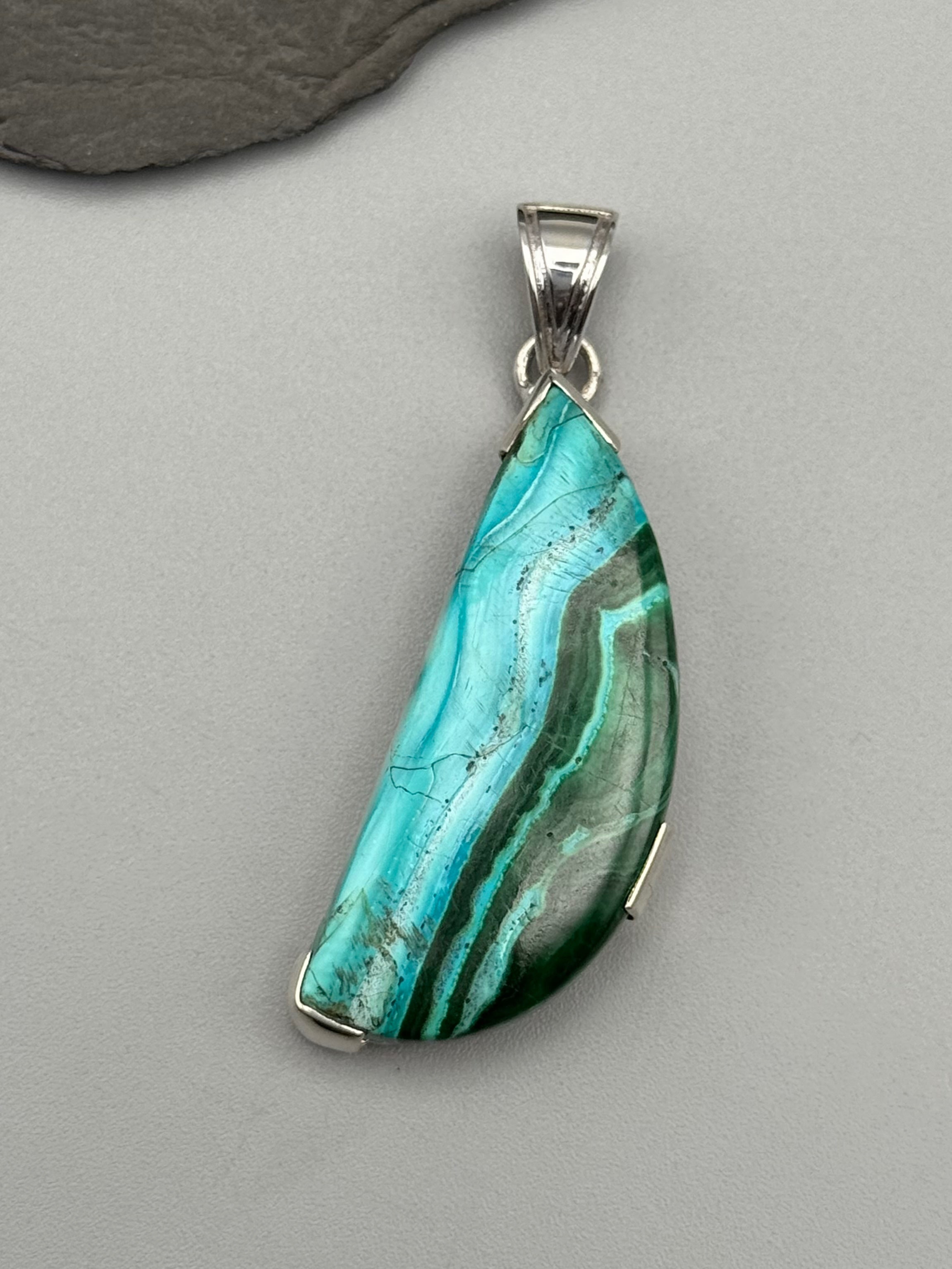 •MALACHITE CHRYSOCOLLA - SEMICIRCLE• bezel capped silver pendant