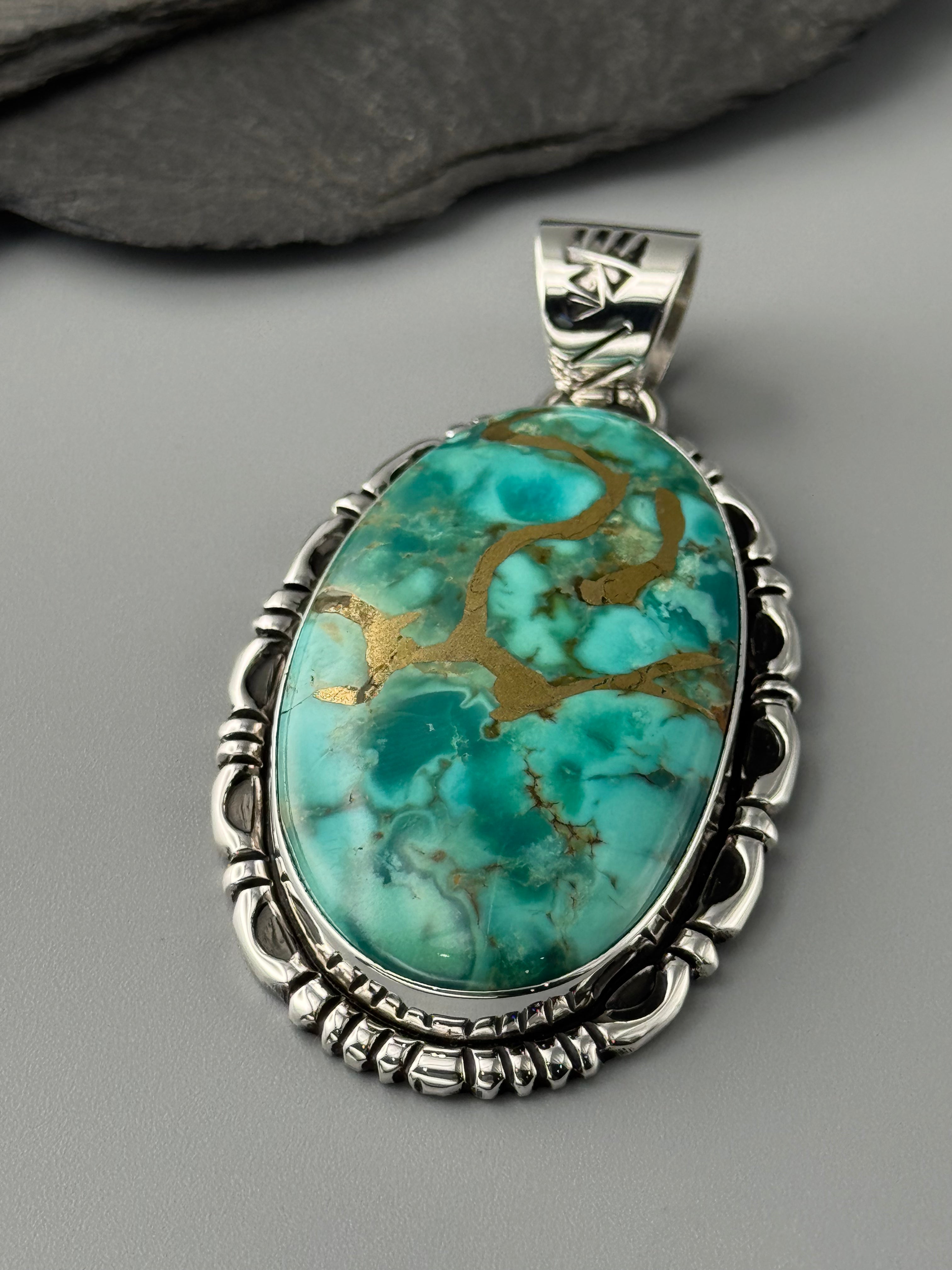 •KINGMAN TURQUOISE - MOUNTAIN FEATHERS• Navajo sterling silver pendant