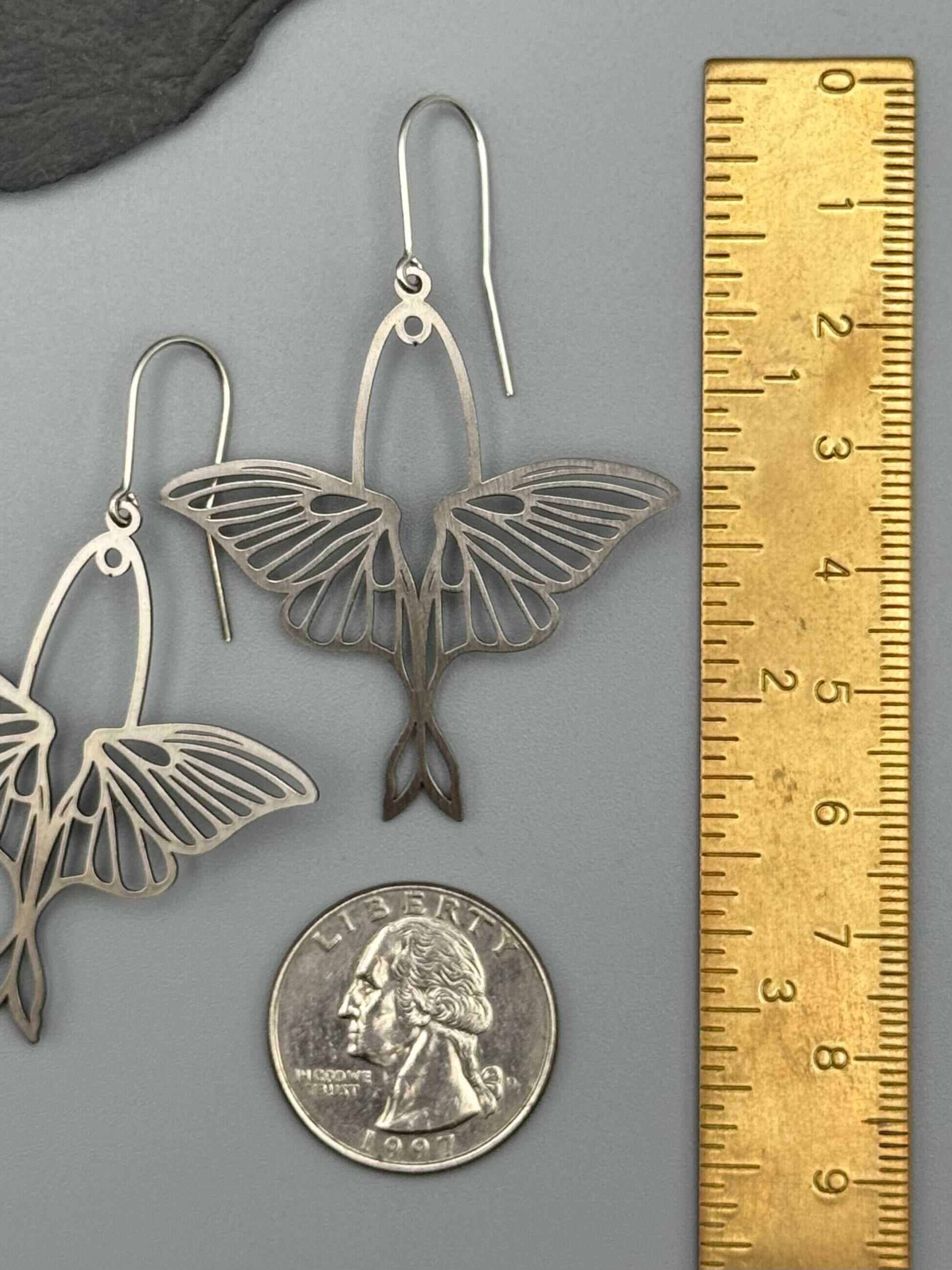•ACTIAS• silver dangle earrings