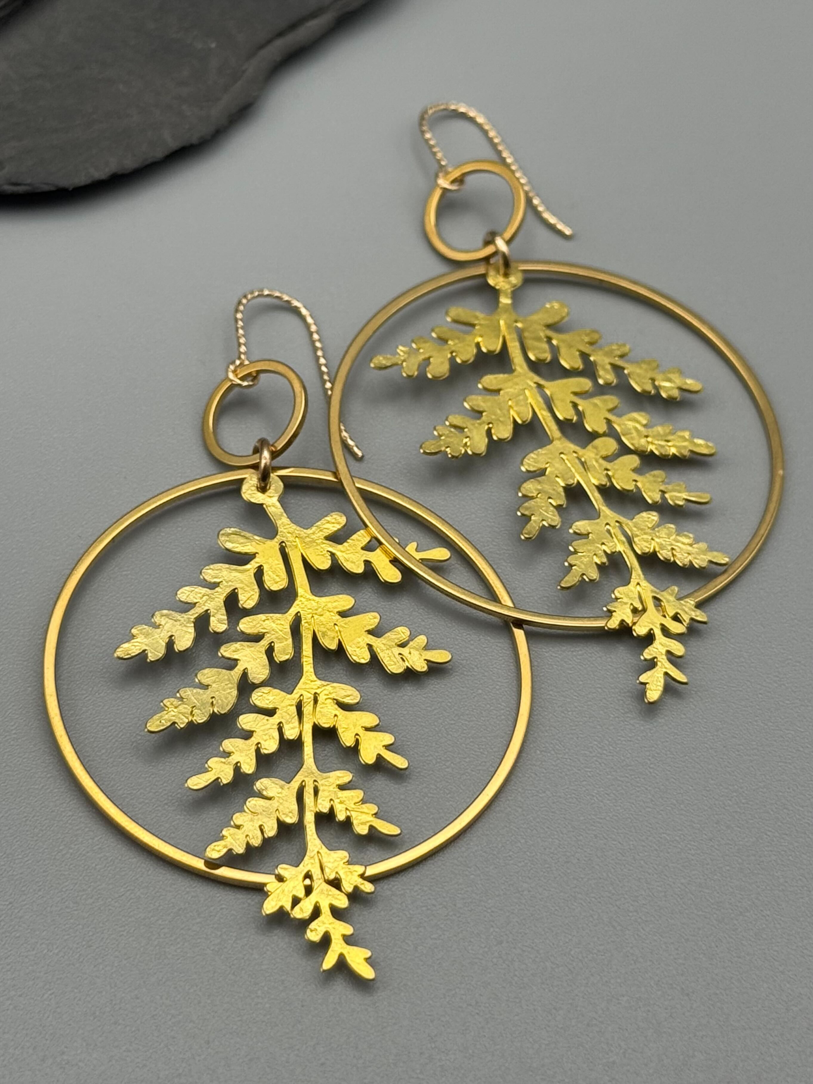 •FERN DANCE• gold dangle earrings