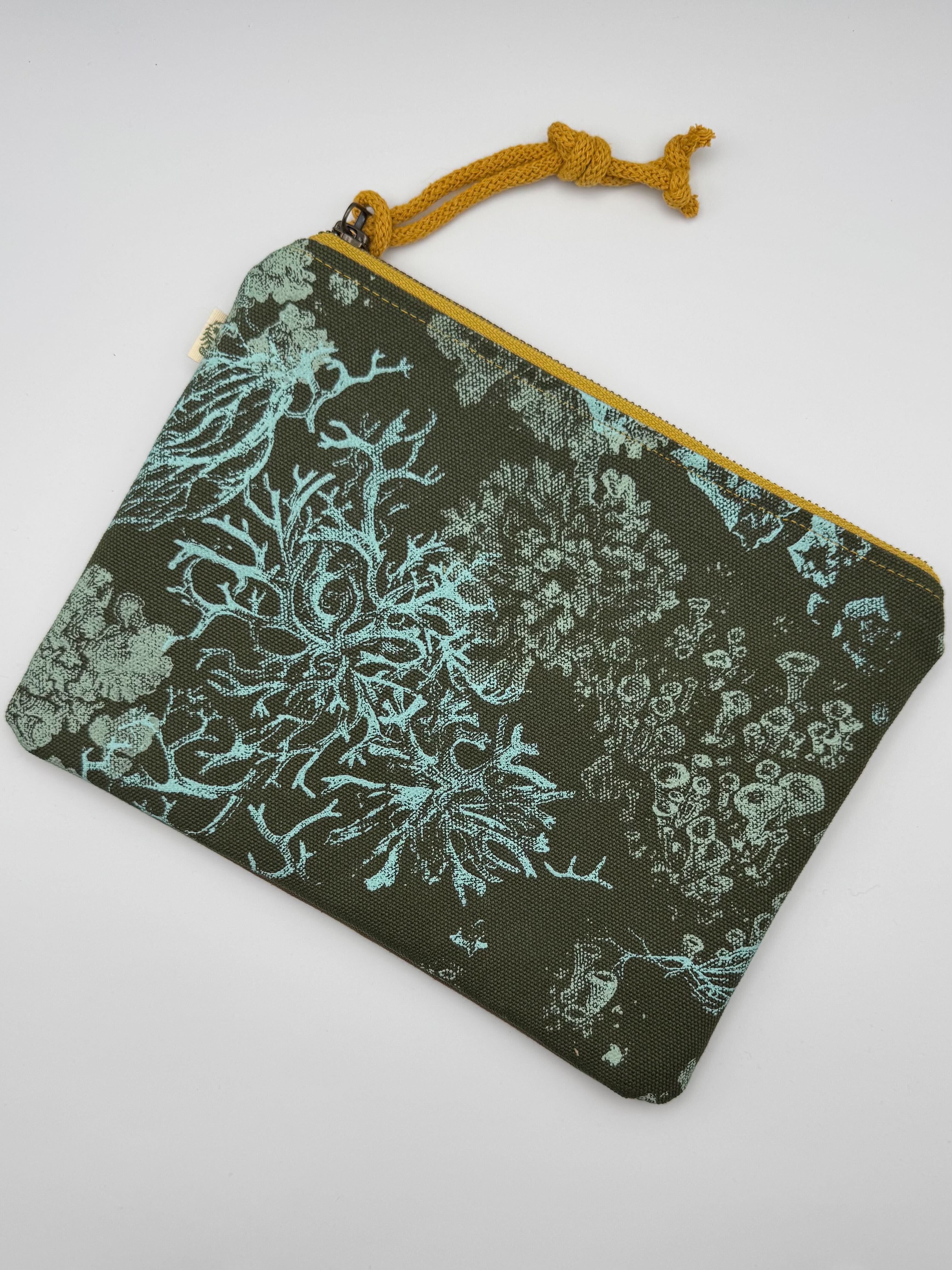 •COSMETIC POUCH - LICHEN• waxed canvas bag