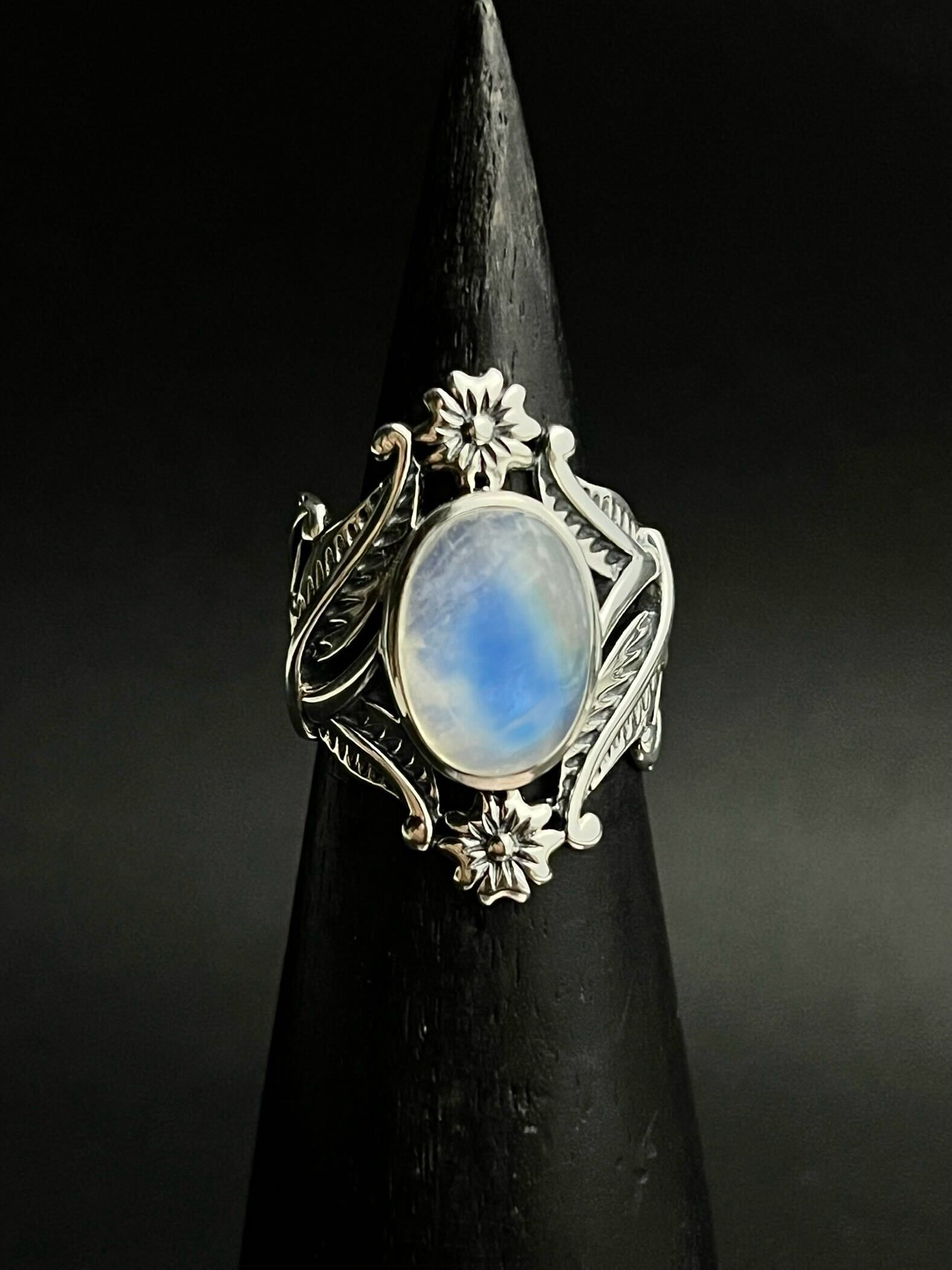 •FLORA• rainbow moonstone + silver ring - size 6.75