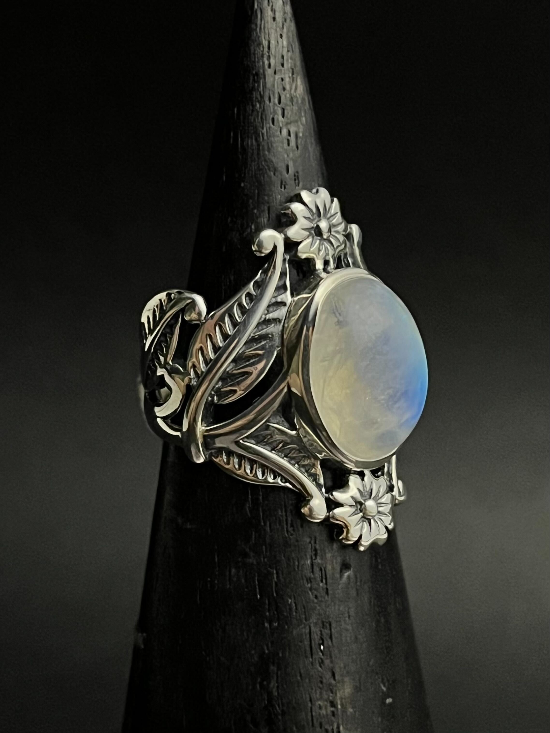 •FLORA• rainbow moonstone + silver ring - size 6.75