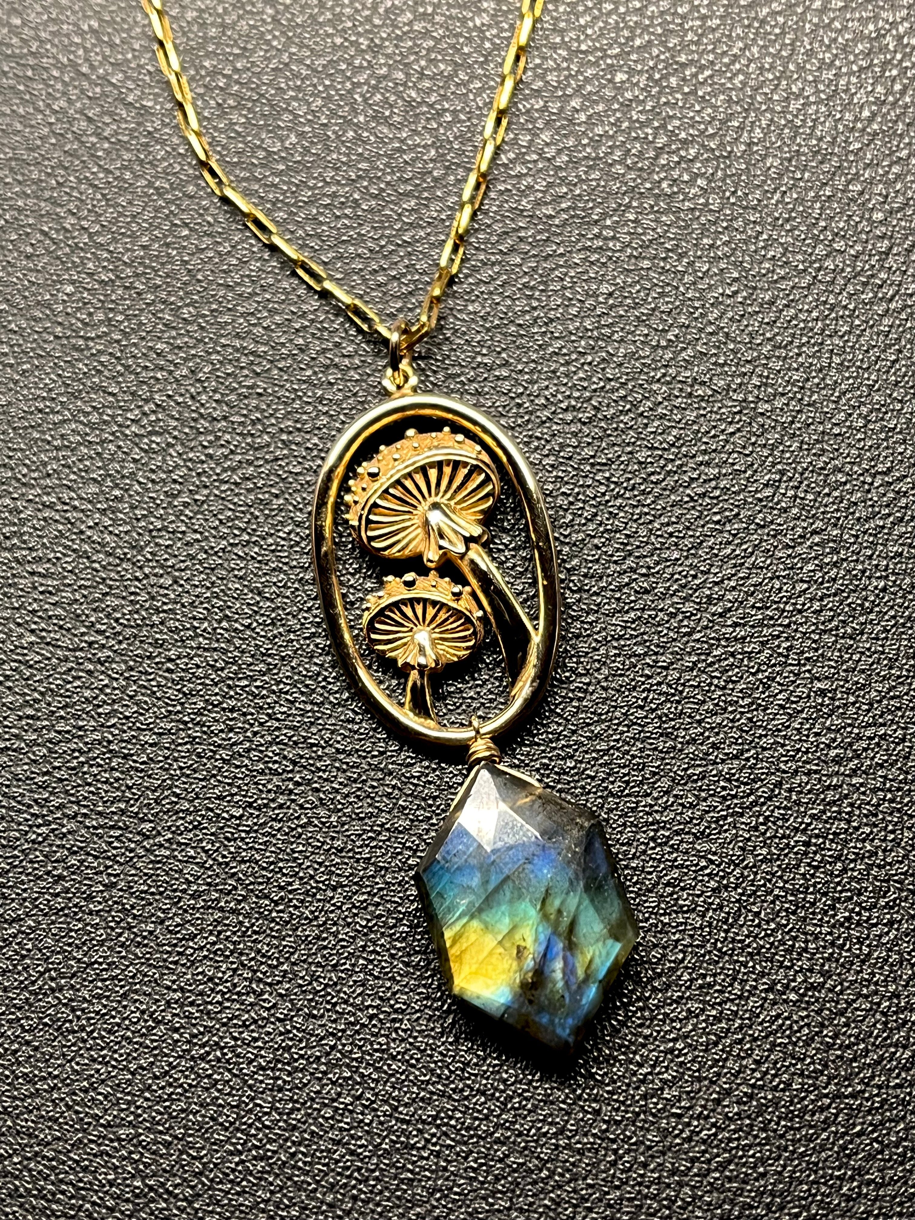 •UNDERSTORY• labradorite + agarics + gold necklace (18"-20")