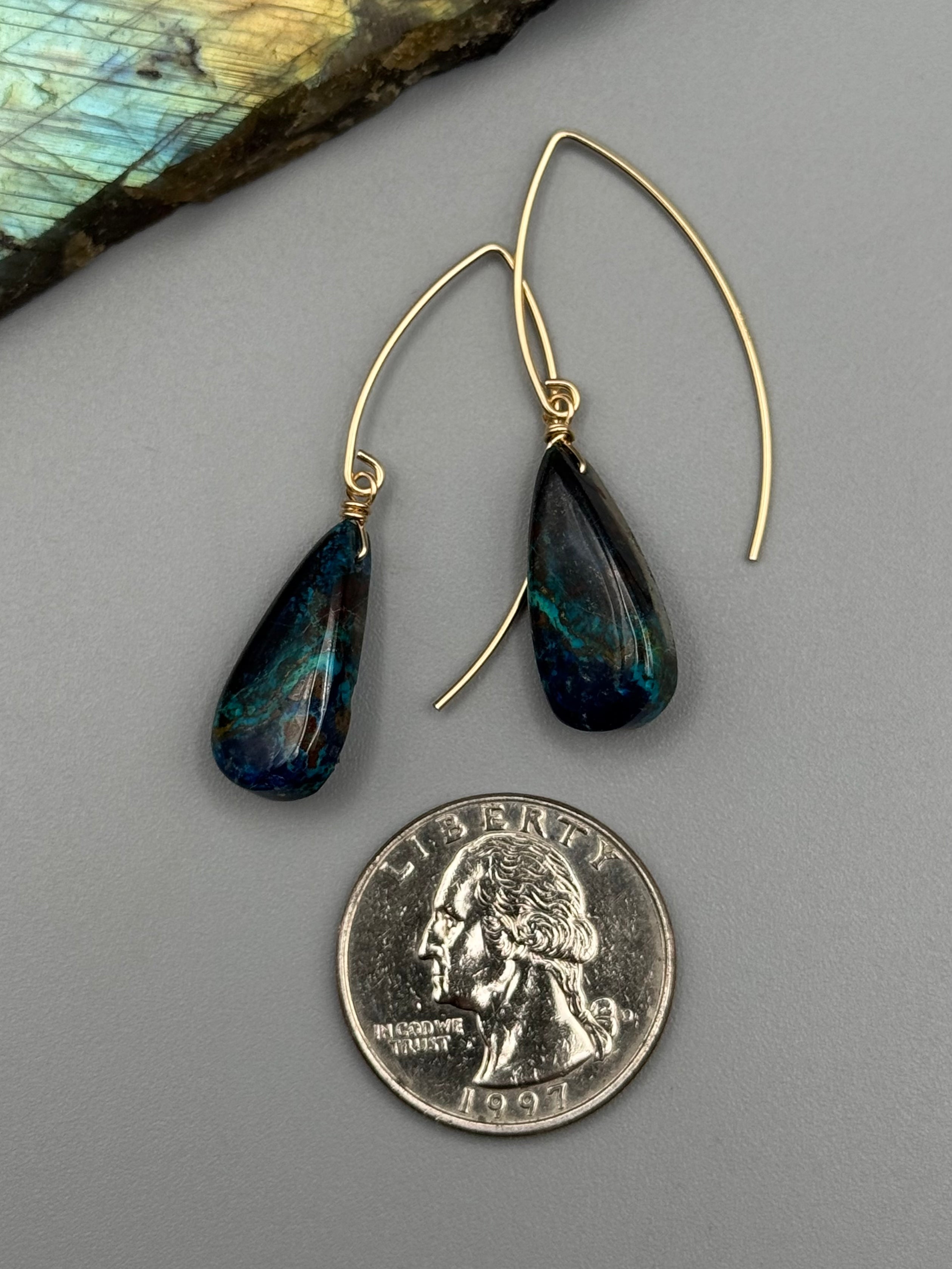 •STRAY• shattuckite tear + gold earrings