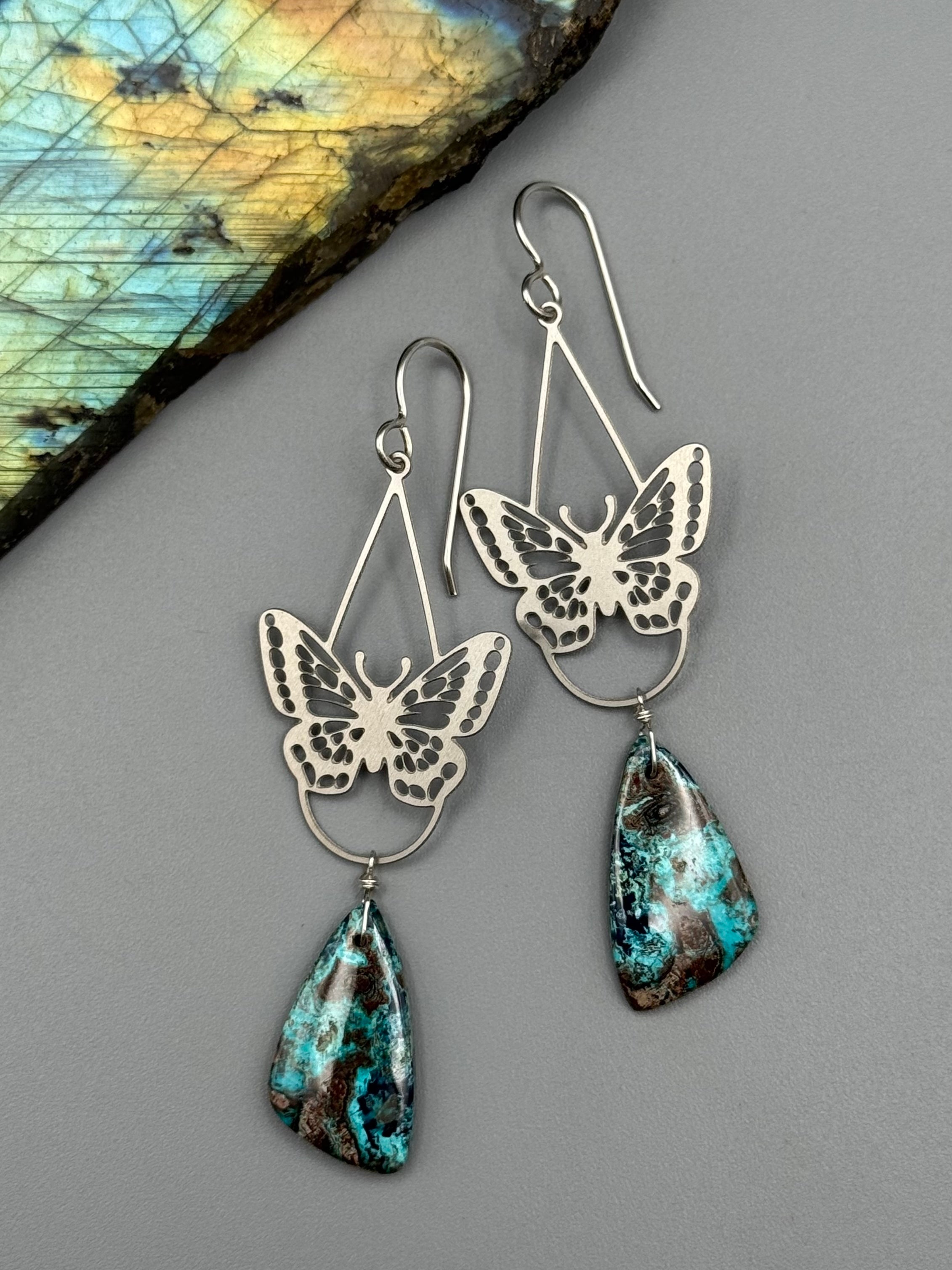 •MARIPOSA• shattuckite wing + silver earrings