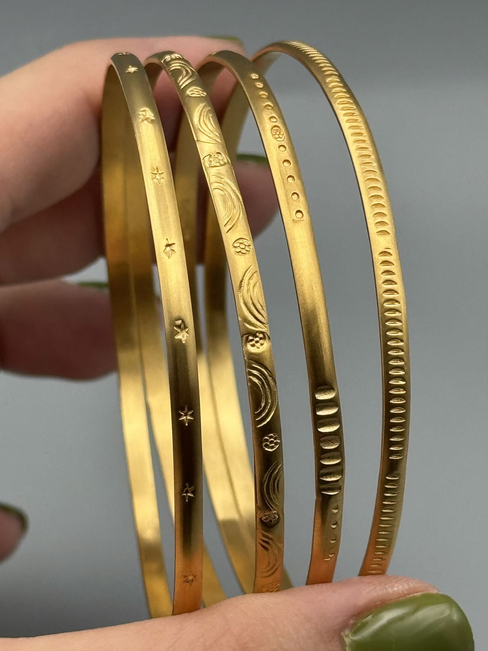 •SKINNY BANGLE• gold bracelet