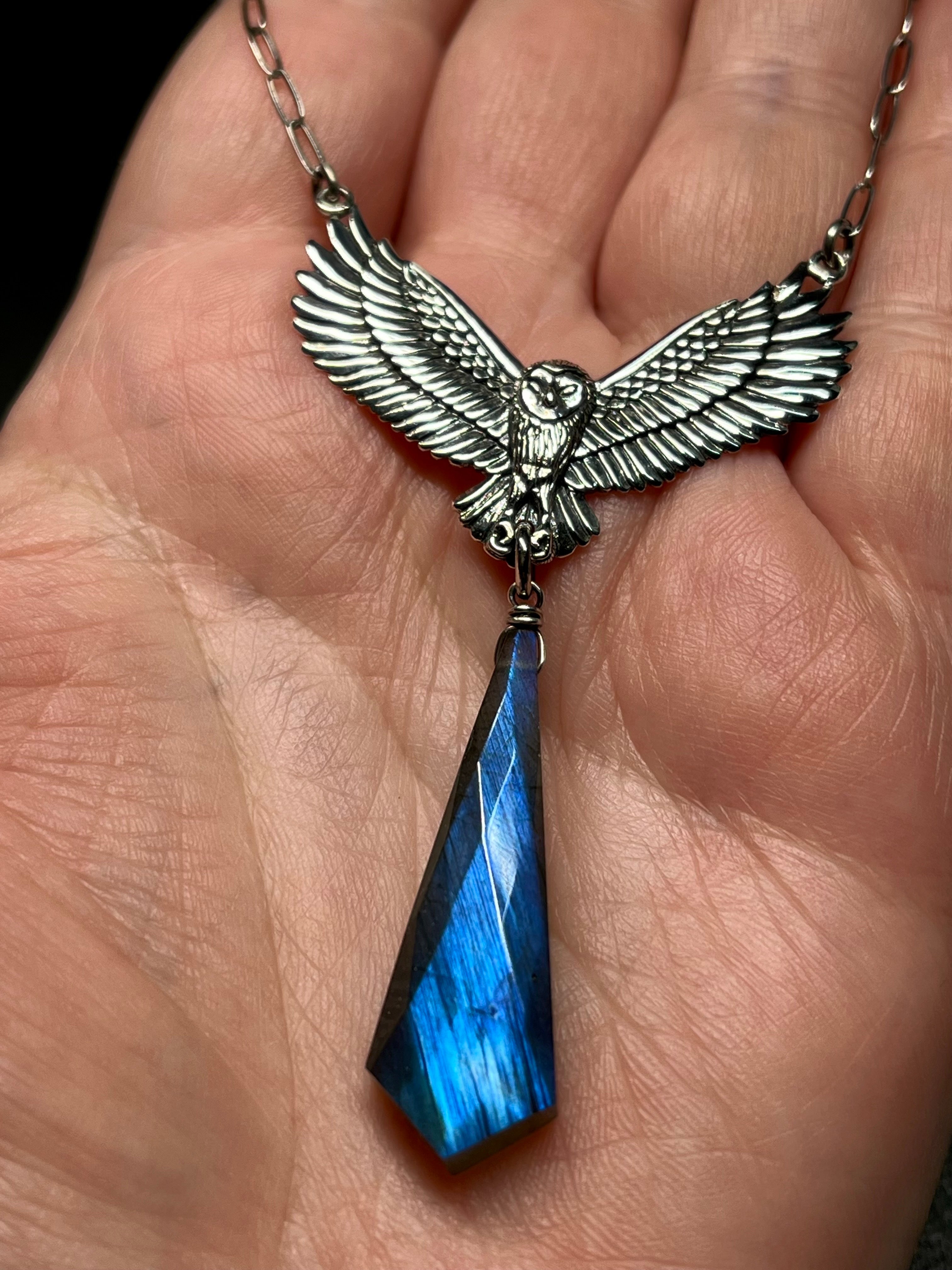 •SUEÑO• labradorite + owl + silver necklace (18"-20" long)