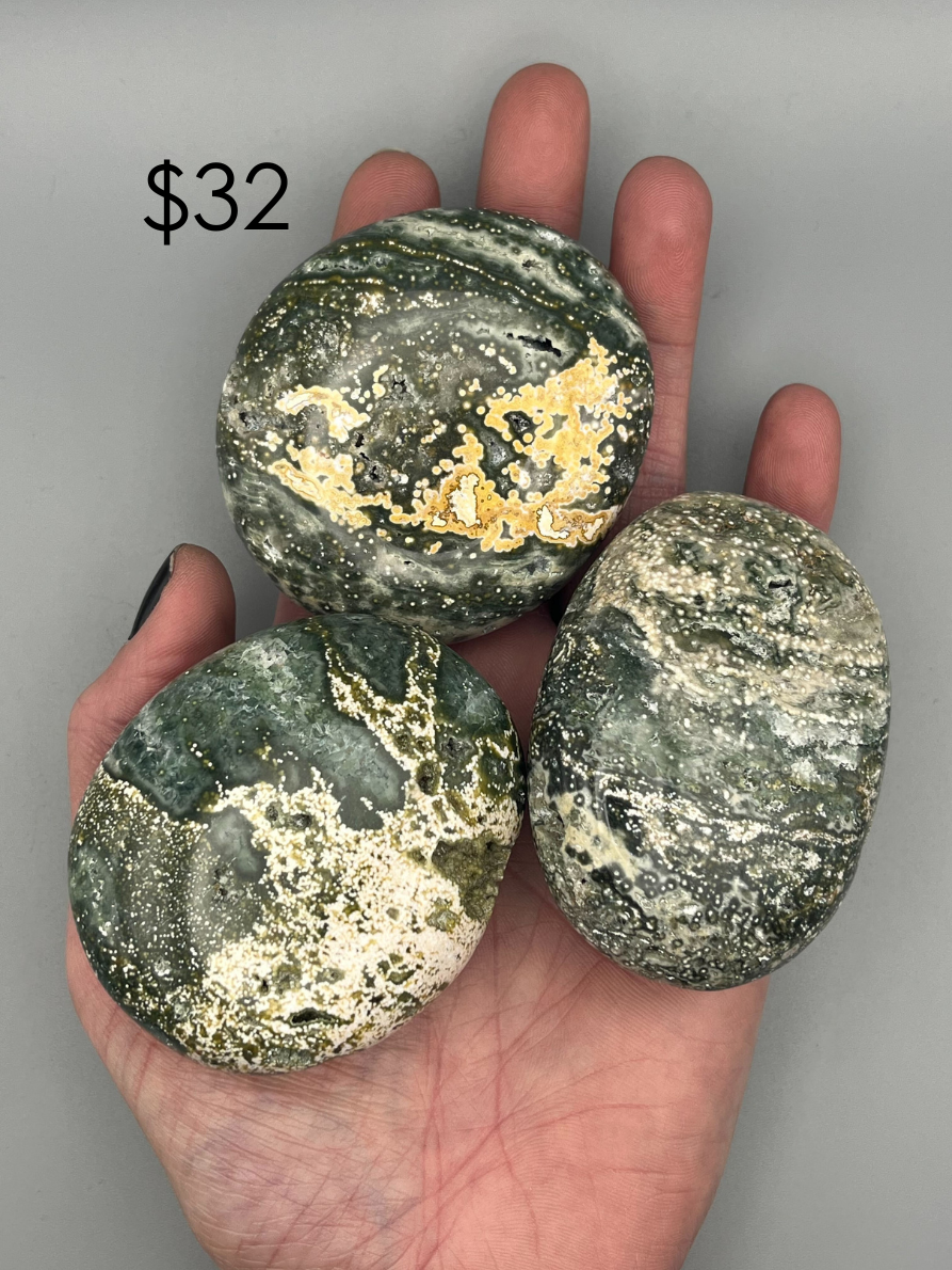 •OCEAN JASPER 🜄• palm stone