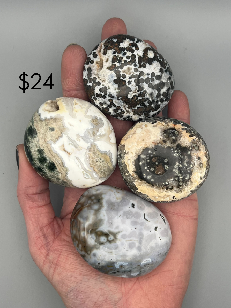 •OCEAN JASPER 🜃• palm stone