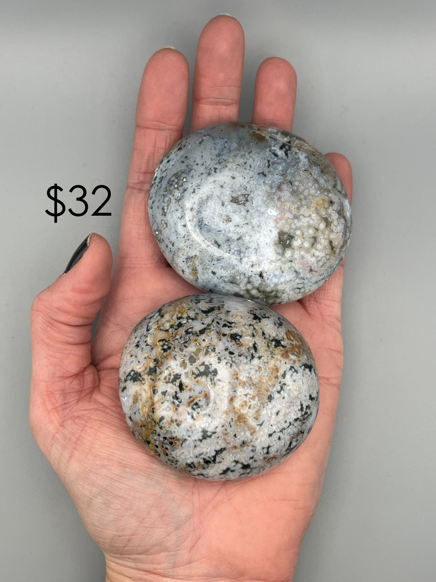 •OCEAN JASPER 🜃• palm stone