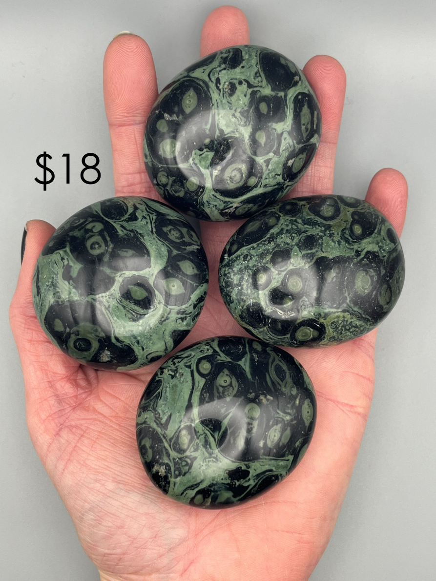 •KAMBABA JASPER• palm stone