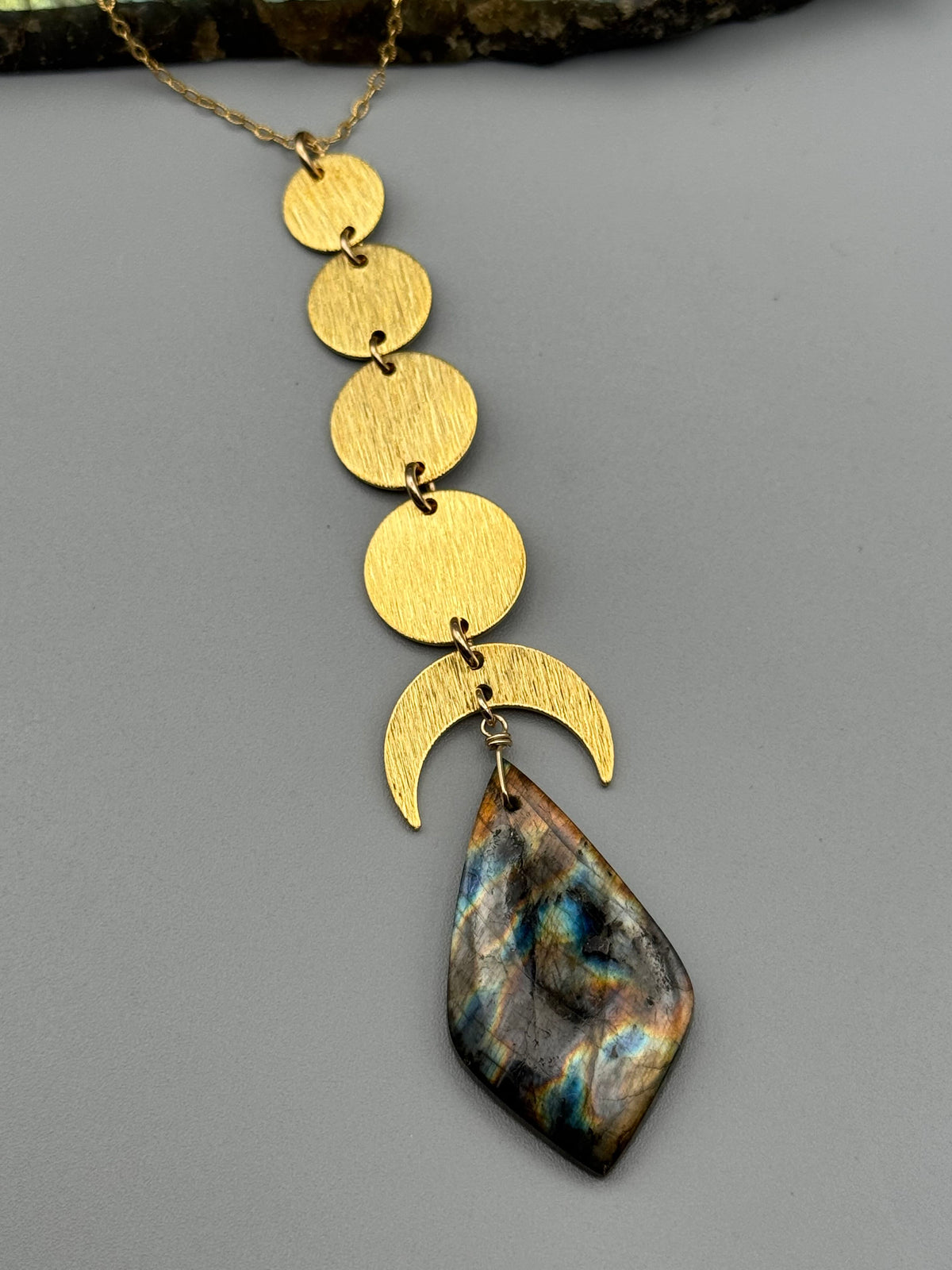 •NYX• fiery labradorite kite + gold necklace (26"-28" long)