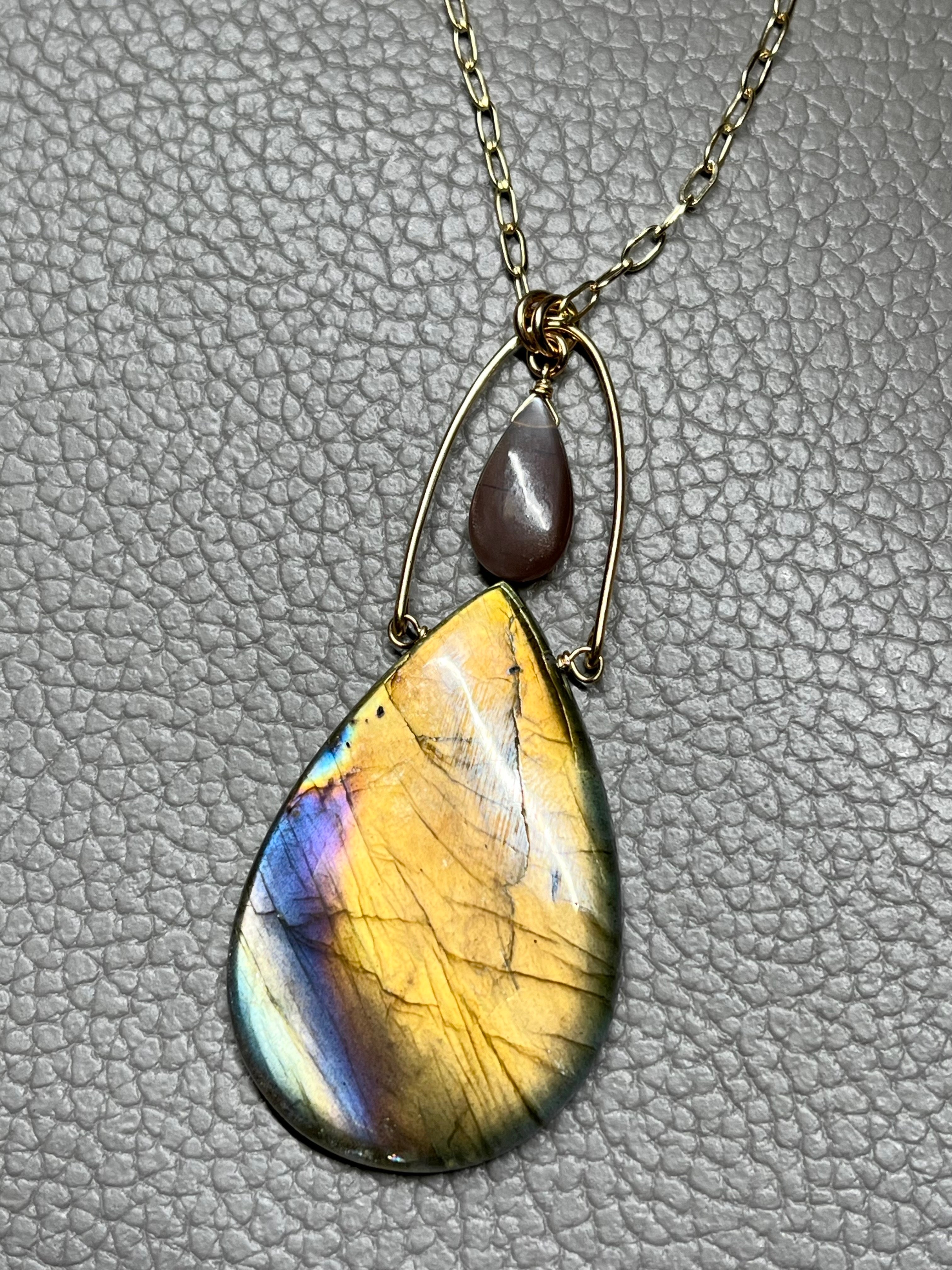 •AEON• labradorite + peach cocoa moonstone + gold necklace (18"-20")