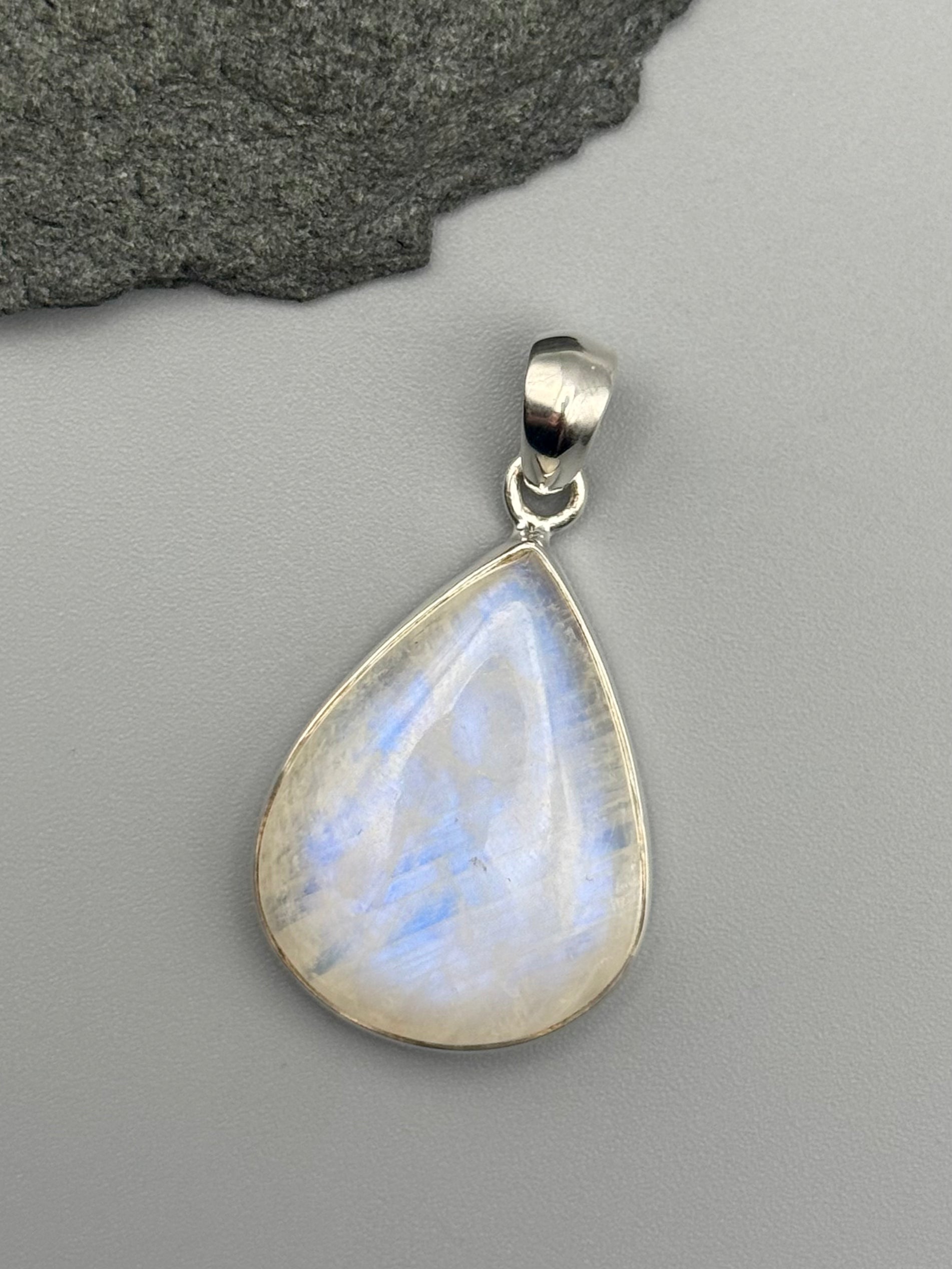 •RAINBOW MOONSTONE - MEDIUM TEAR• sterling silver pendant