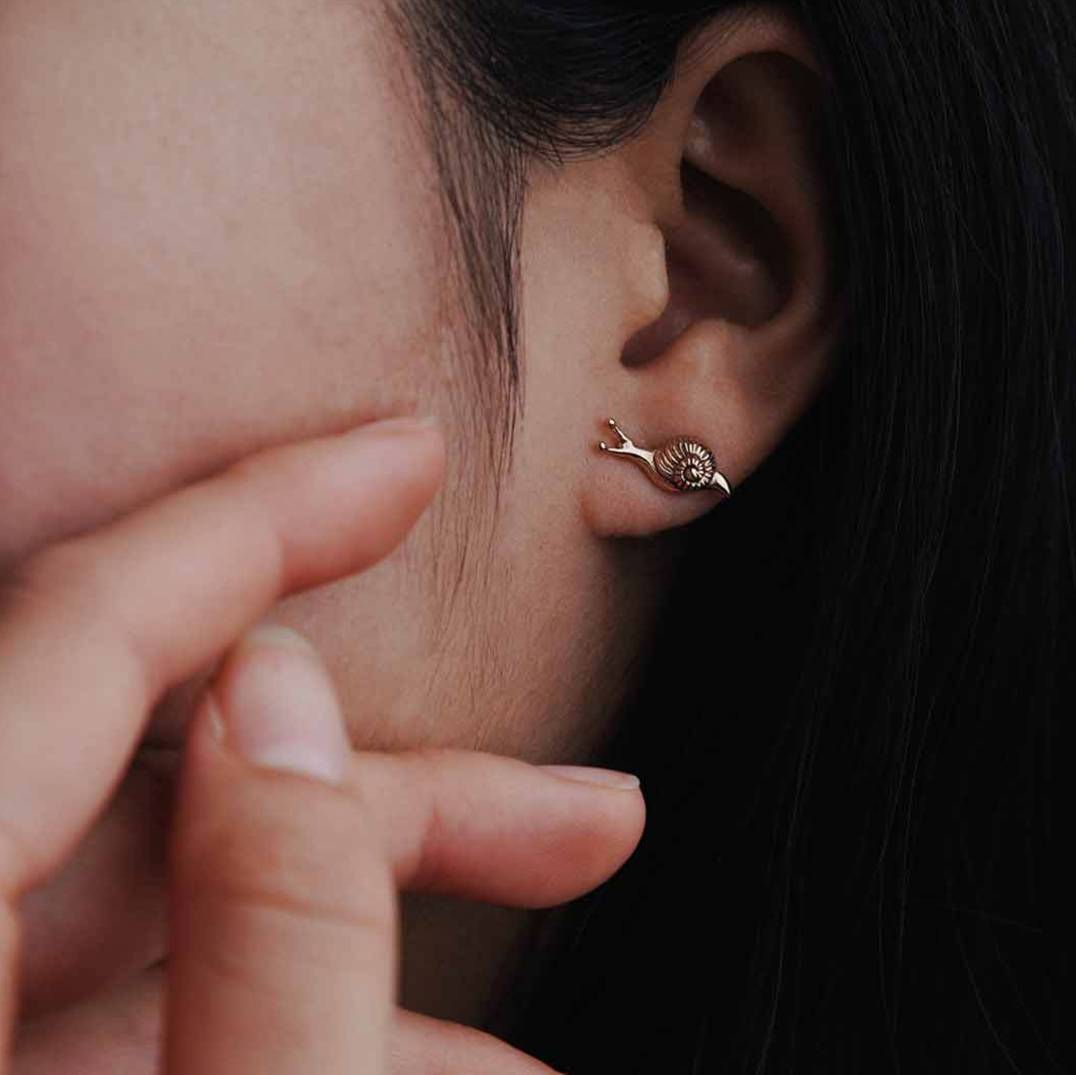 •TINY SNAIL• bronze stud earrings