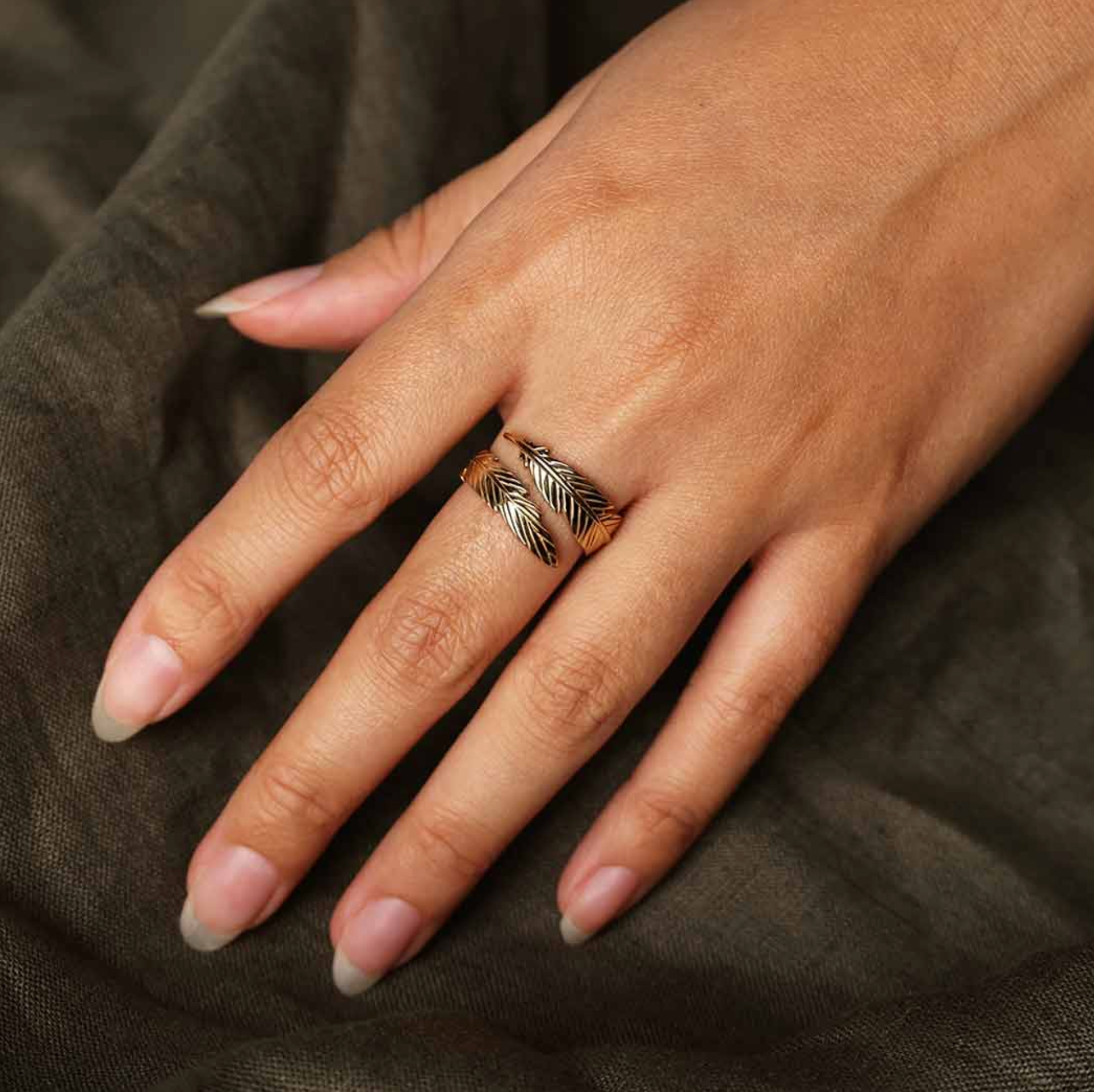 •FEATHER WRAP• adjustable bronze ring