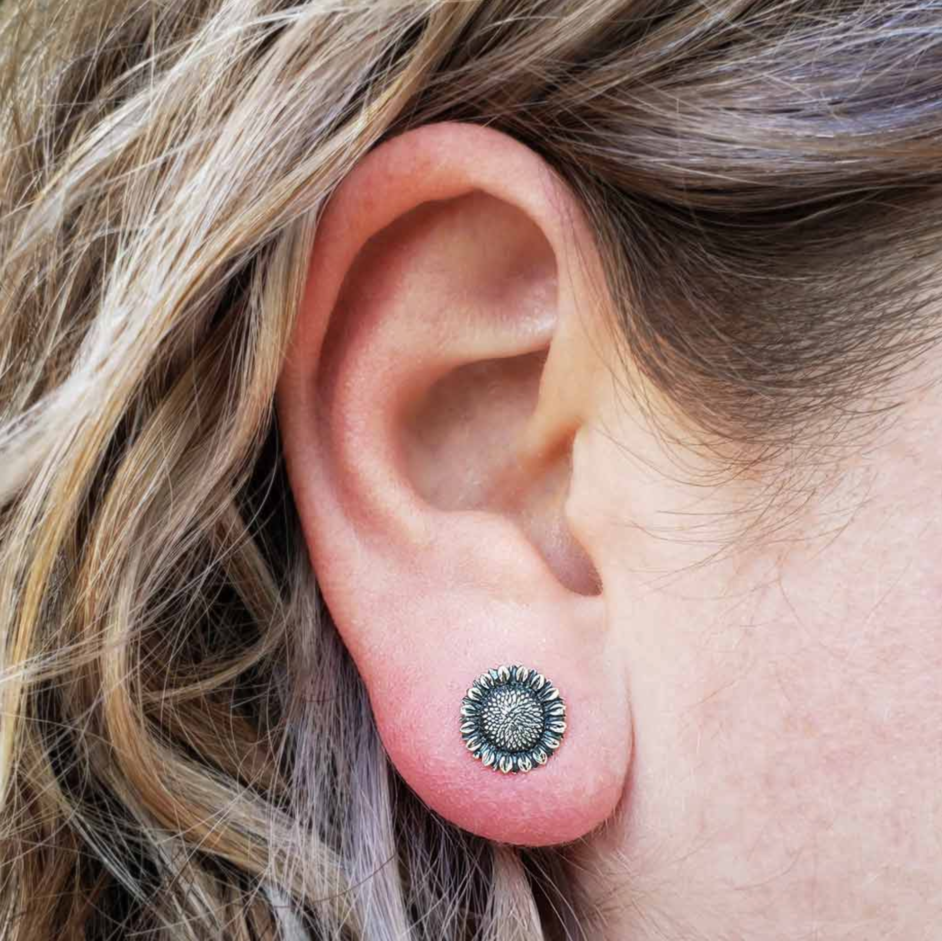 •SWEET SUNFLOWER• silver stud earrings