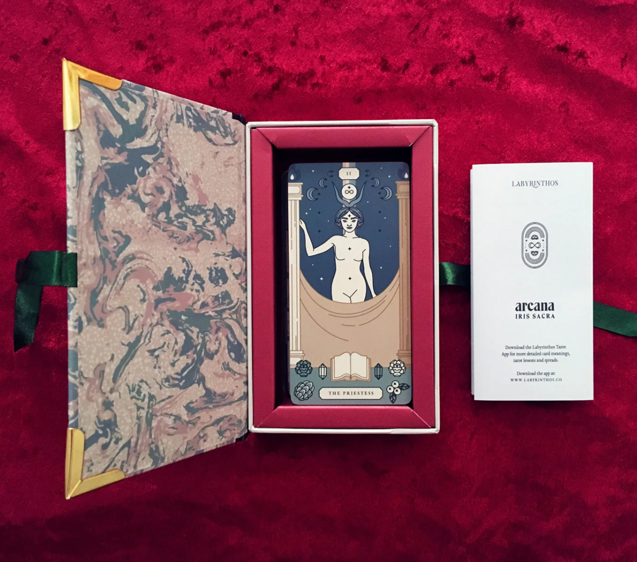 •ARCANA IRIS SACRA• tarot deck