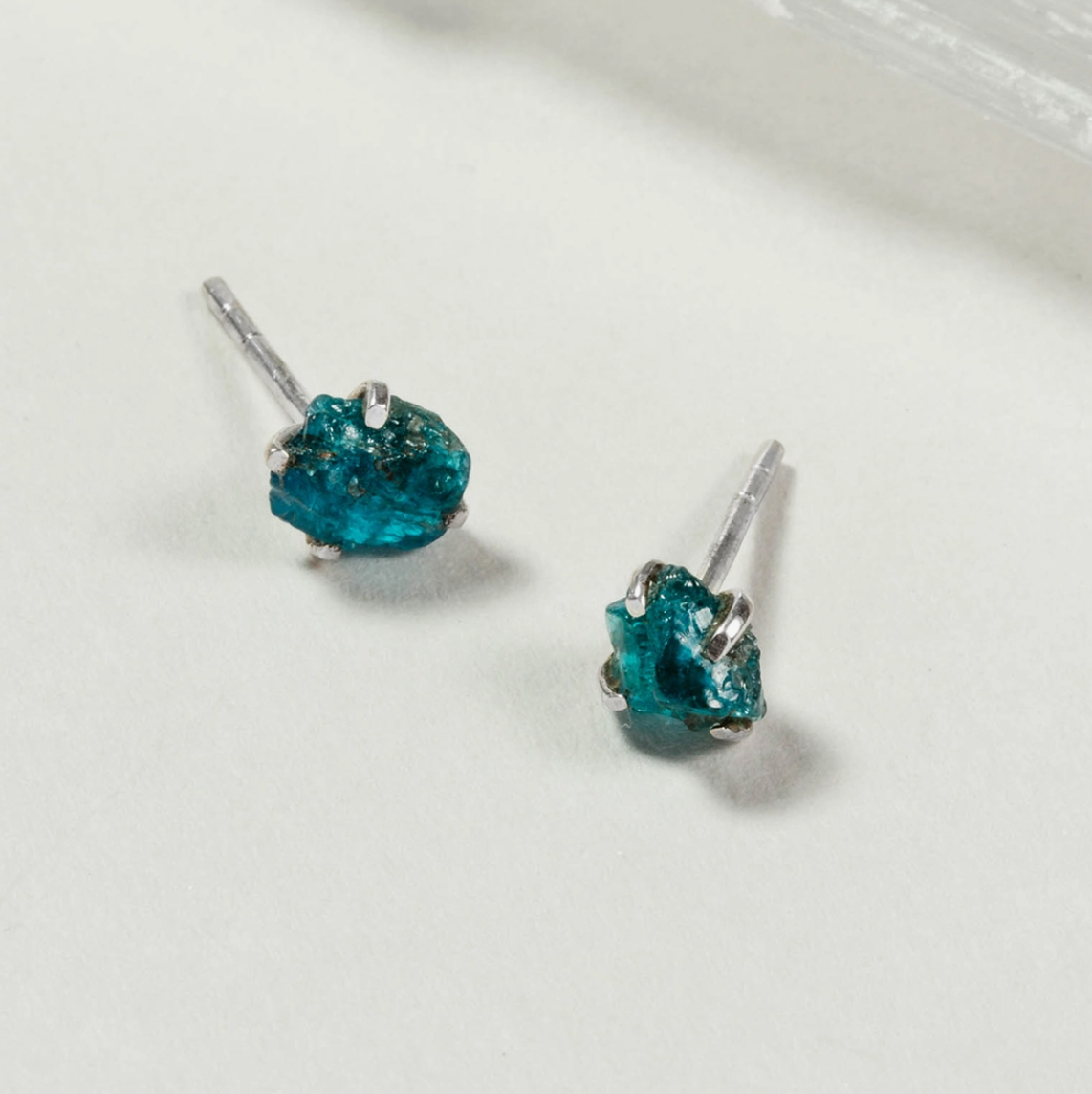 •PRONG SET• apatite silver stud earrings