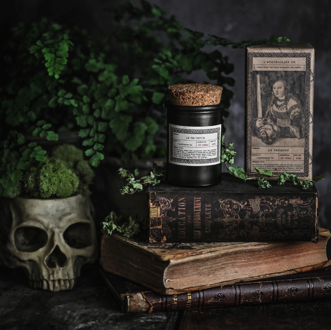 •LE TRIOMPHE• noir glass jar candle