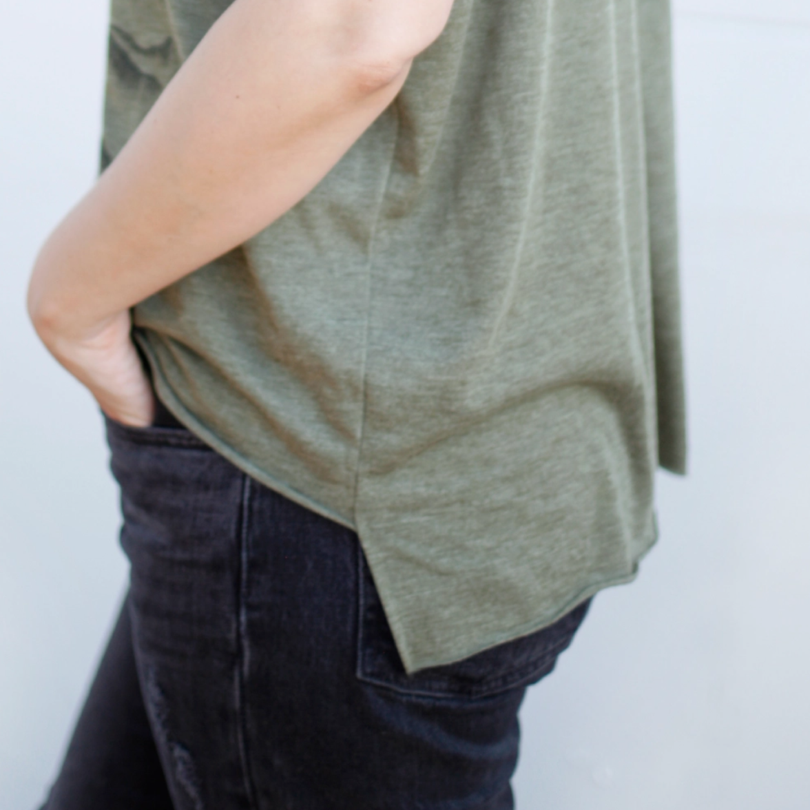 •PINK MOON• viscose blend muscle tee (USA)