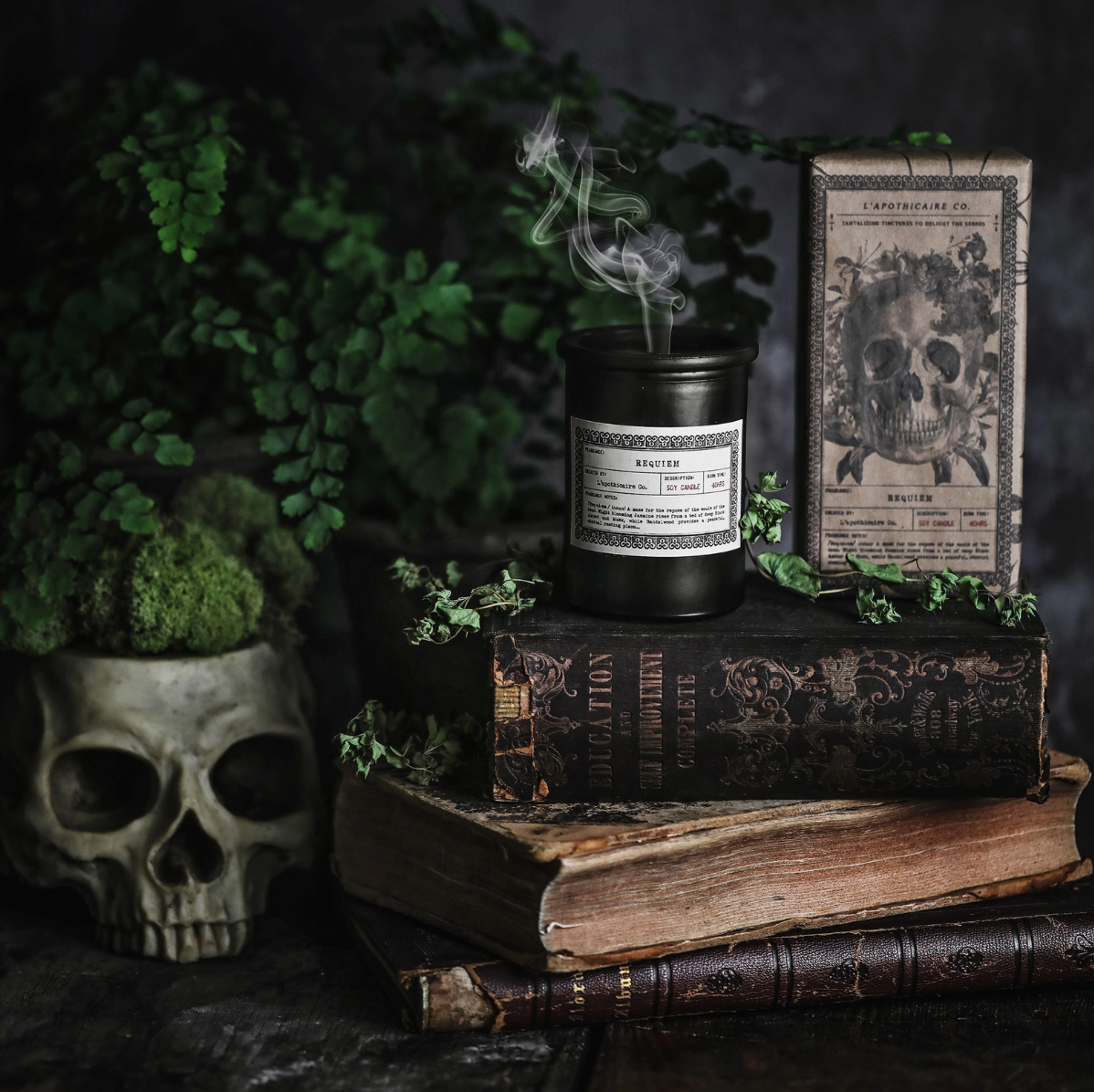 •REQUIEM• noir glass jar candle