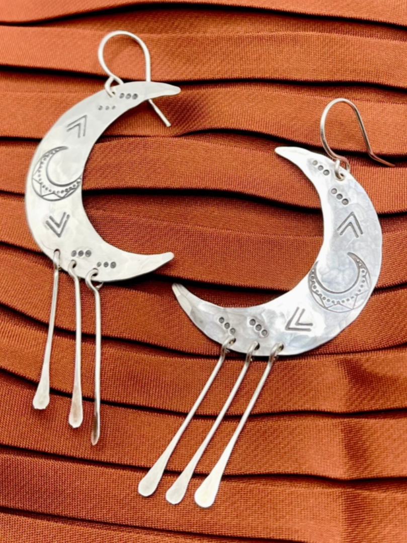 •HUNTER• silver dangle earrings