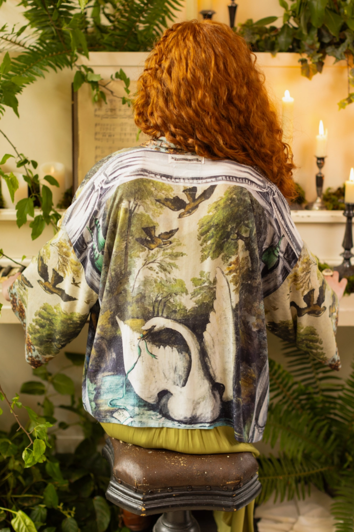 •THEATRE OF DREAMS - SWAN• cropped bamboo cardigan