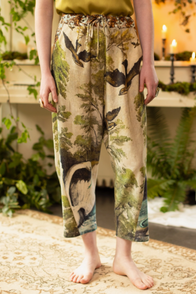 •THEATRE OF DREAMS - SWAN• linen/bamboo pants