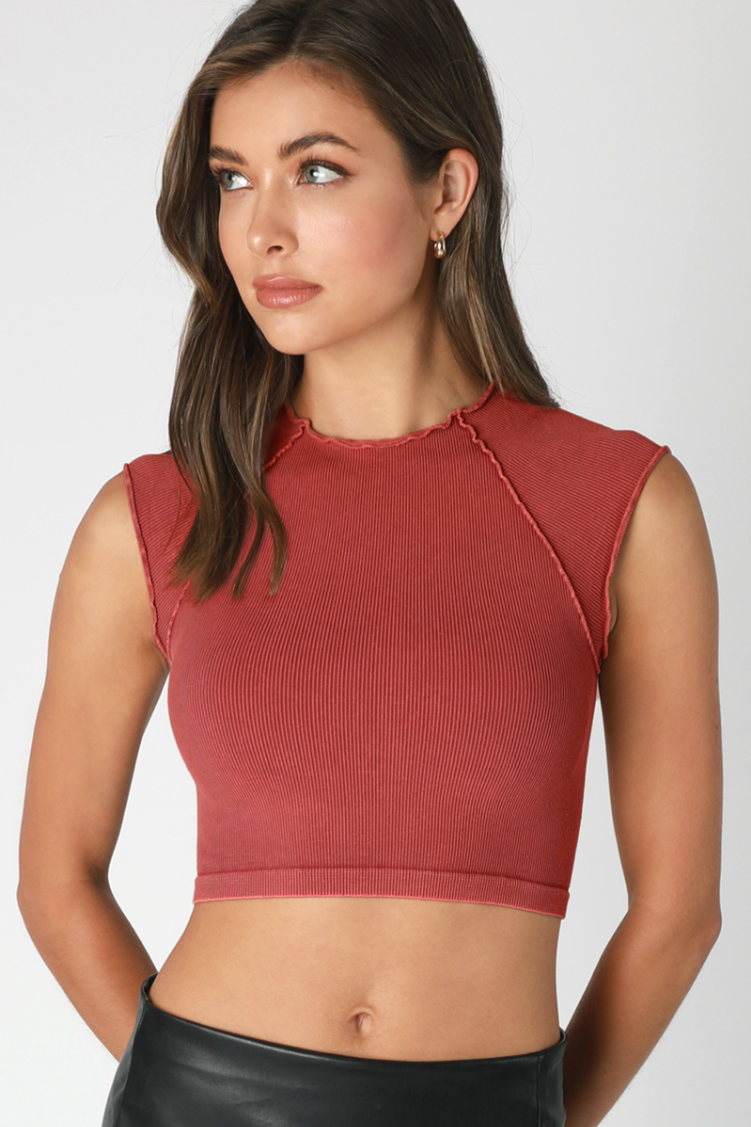 •HIGH NECK EXPOSED SEAM• cropped tee