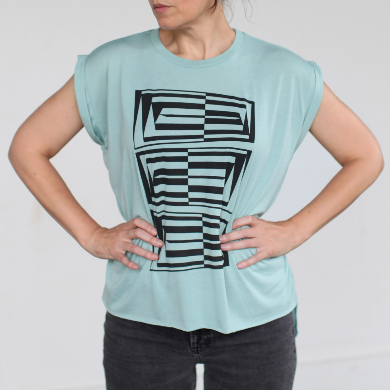 •VERTIGO• viscose blend muscle tee