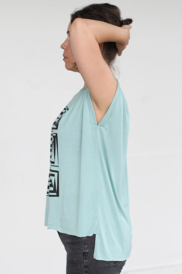 •VERTIGO• viscose blend muscle tee
