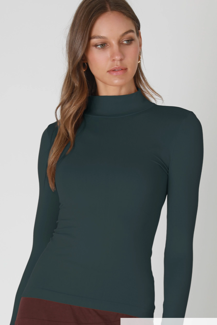 •SMOOTH MOCK NECK• long sleeve top (USA)