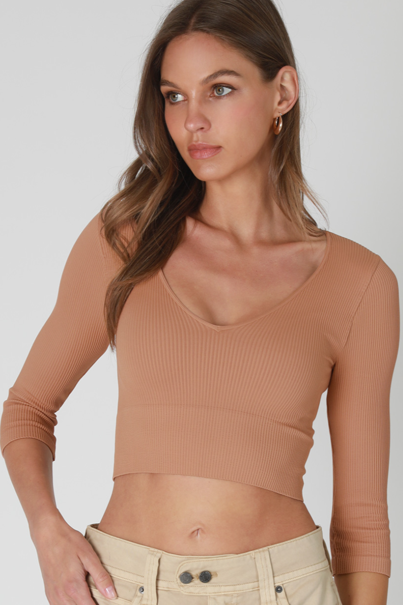 •DEEP-V 3/4 SLEEVE• cropped top (USA)