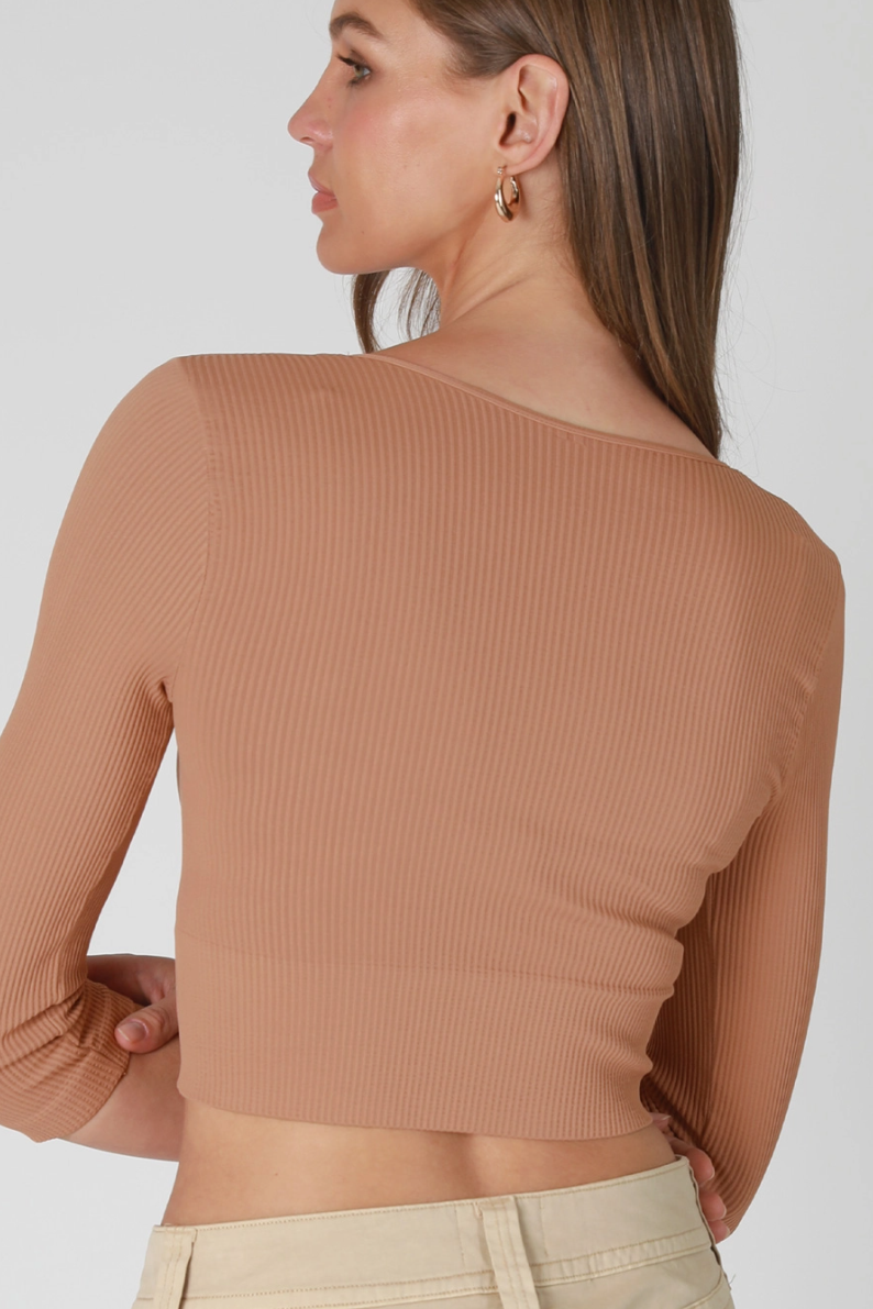 •DEEP-V 3/4 SLEEVE• cropped top (USA)
