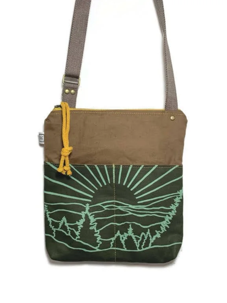 •WEEKDAYER - ROAN• waxed canvas crossbody