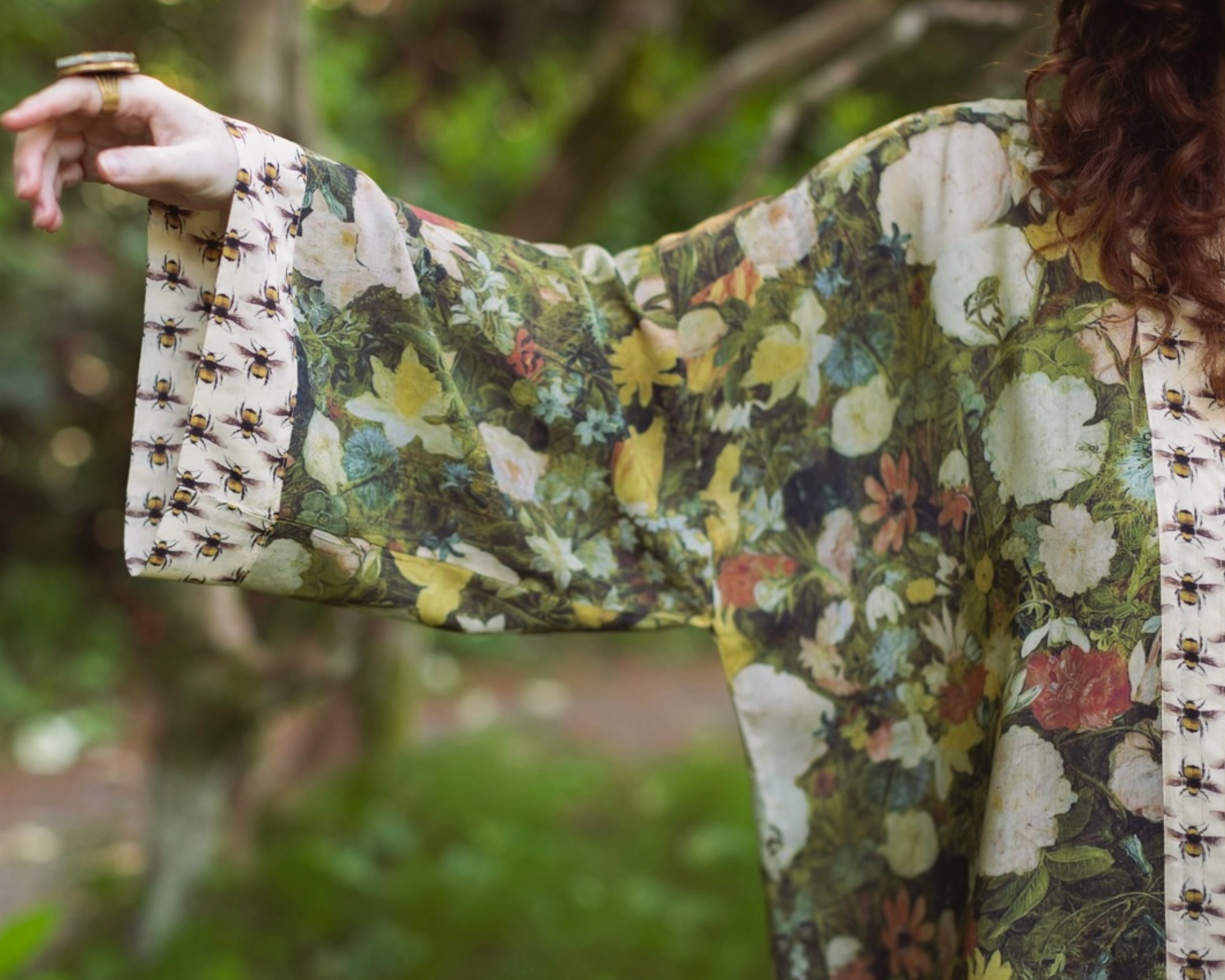 •I DREAM IN FLOWERS• cropped bamboo cardigan