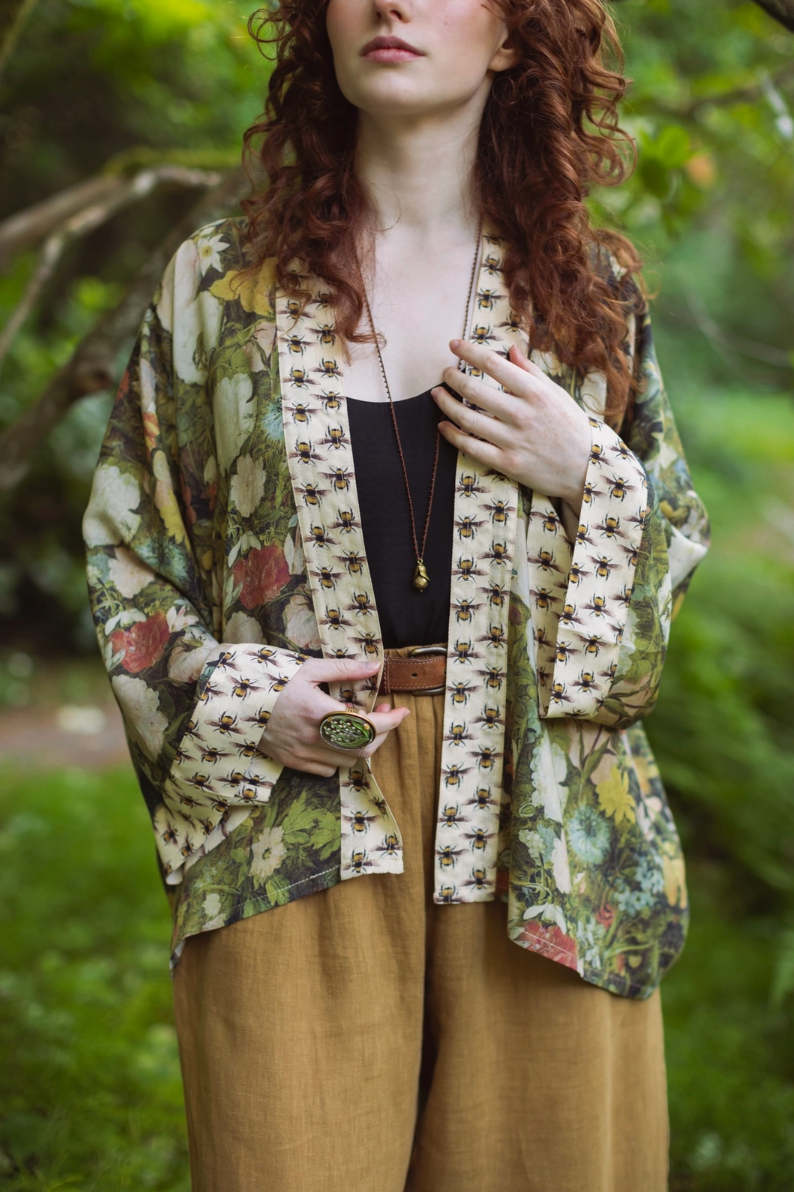 •I DREAM IN FLOWERS• cropped bamboo cardigan