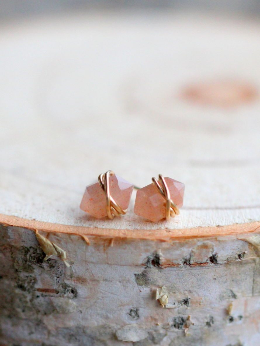 •PIKE• peach moonstone + gold stud earrings