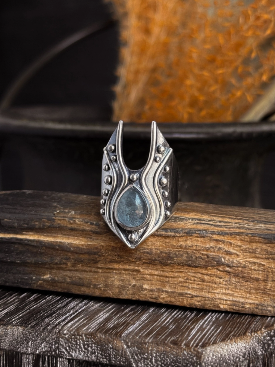 •MORONOE• aquamarine + silver ring